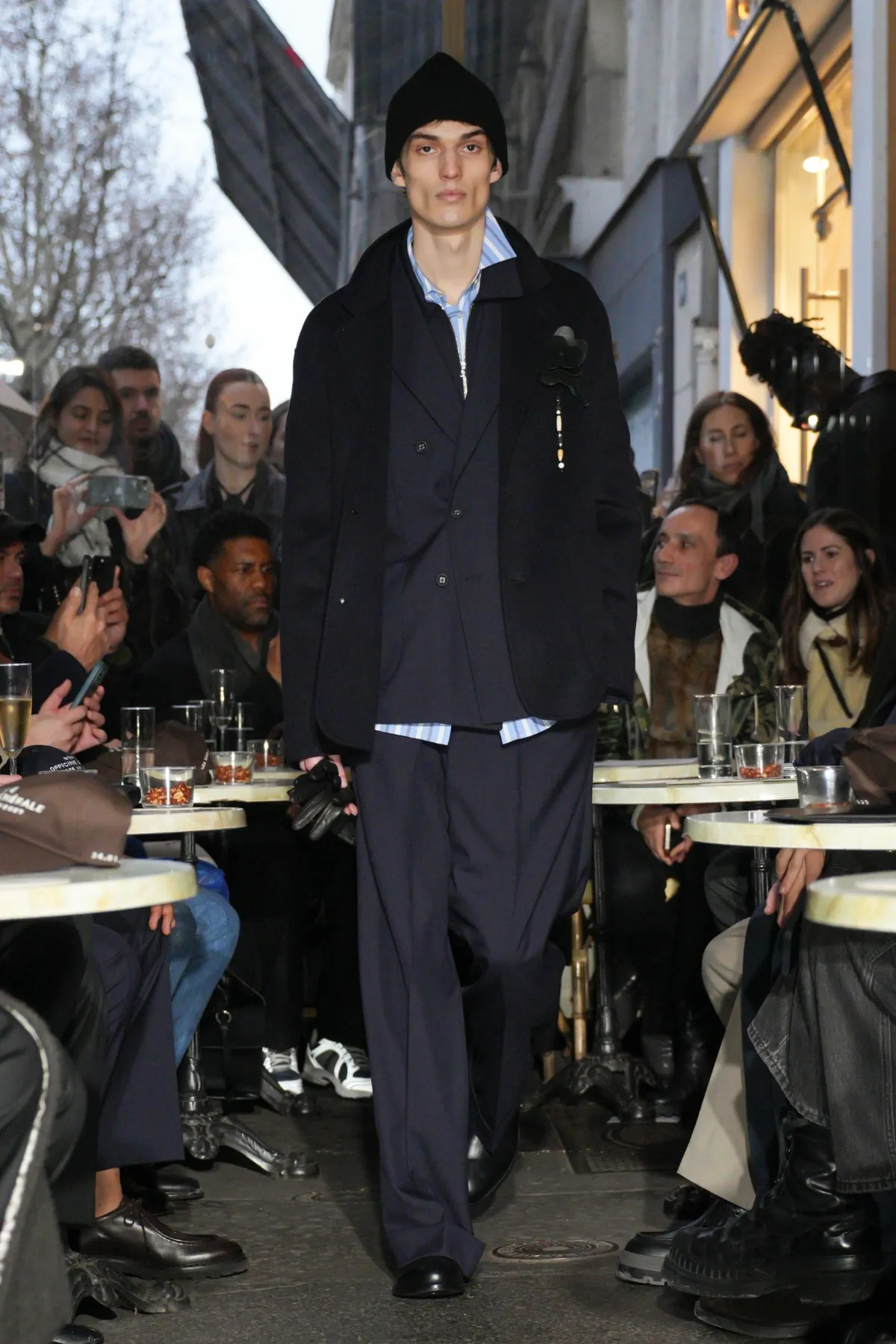 Officine Generale Fall Winter 2025 Paris Fashion Week 2 Pour la collection automne 2025 d'Officine Générale, Pierre Mahéo marie le style intemporel à l'authenticité parisienne