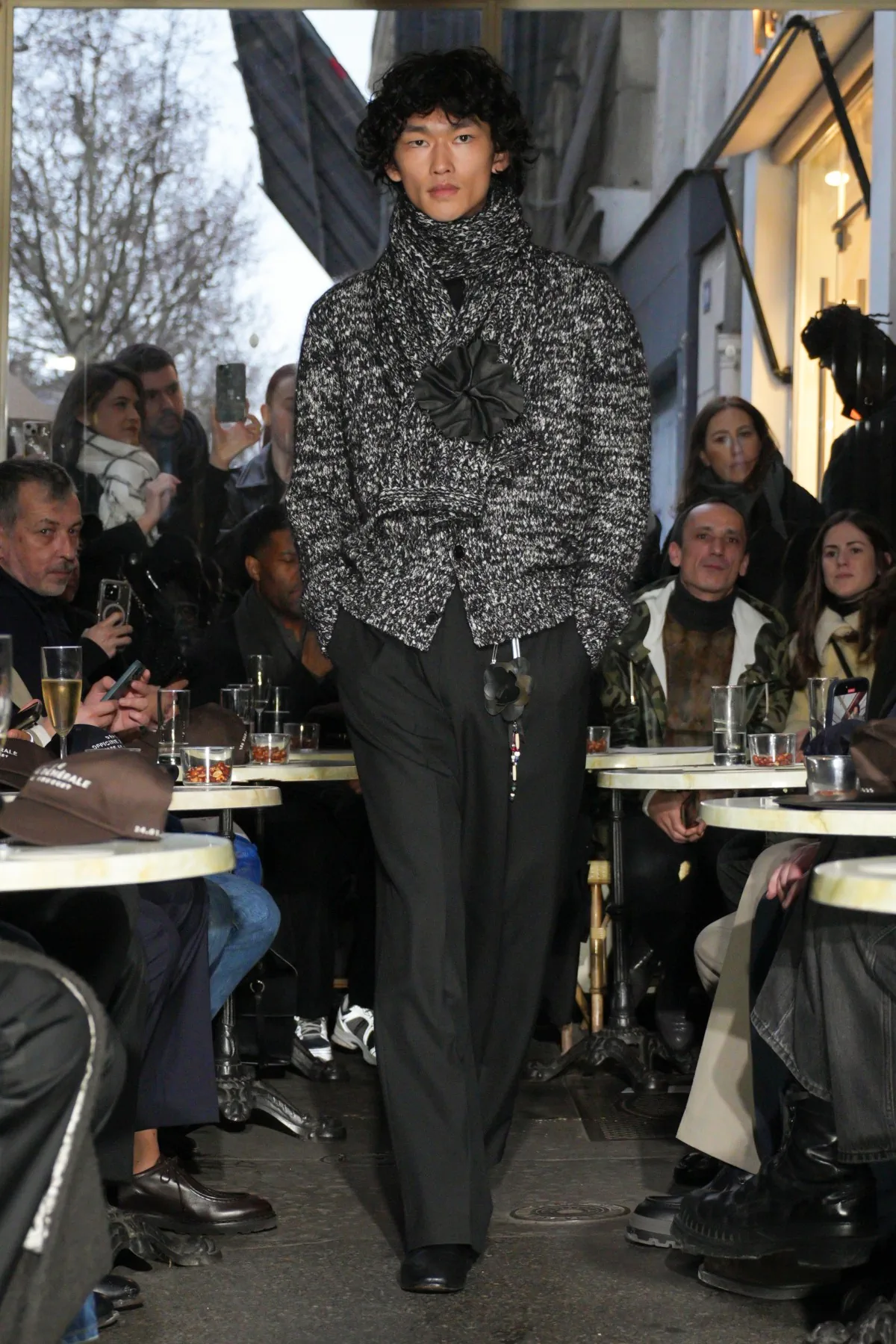 Pour la collection automne 2025 d'Officine Générale, Pierre Mahéo marie le style intemporel à l'authenticité parisienne