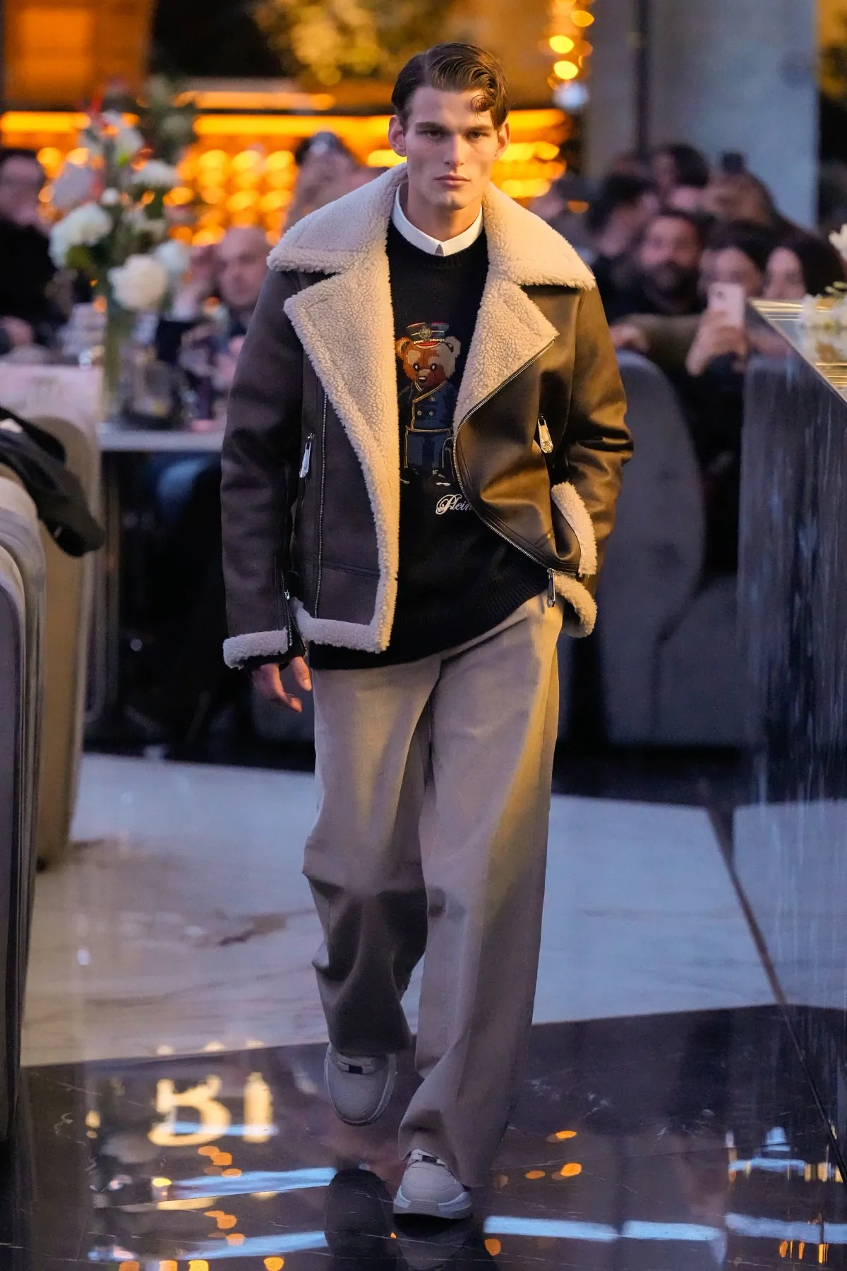 La collection masculine Philipp Plein automne 2025 allie glamour et facilité de portage à Milan