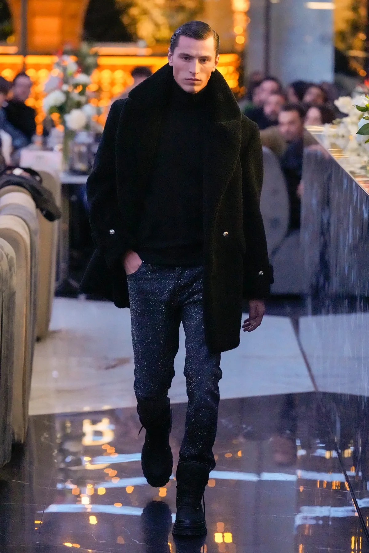 La collection masculine Philipp Plein automne 2025 allie glamour et facilité de portage à Milan