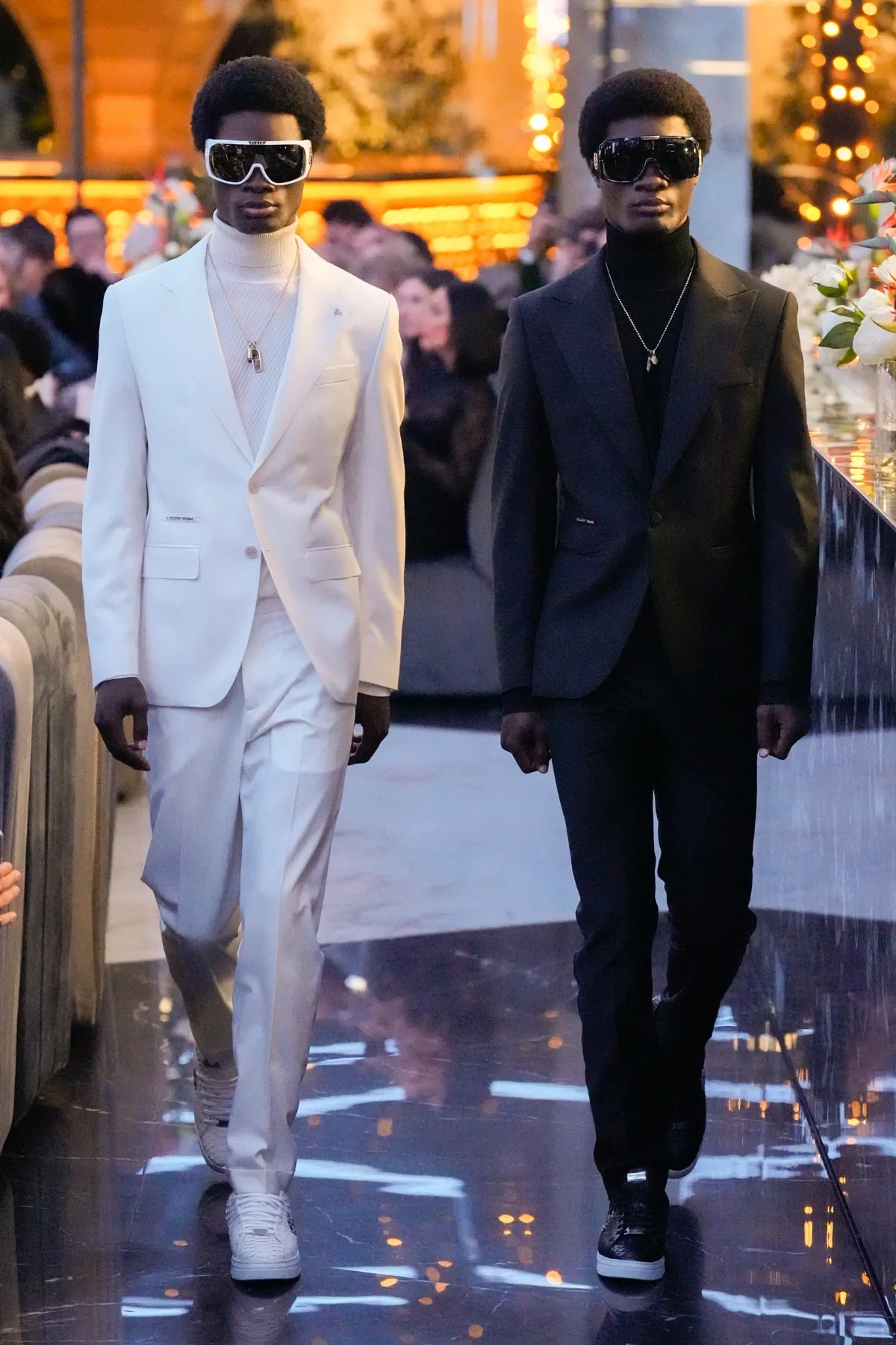 La collection masculine Philipp Plein automne 2025 allie glamour et facilité de portage à Milan