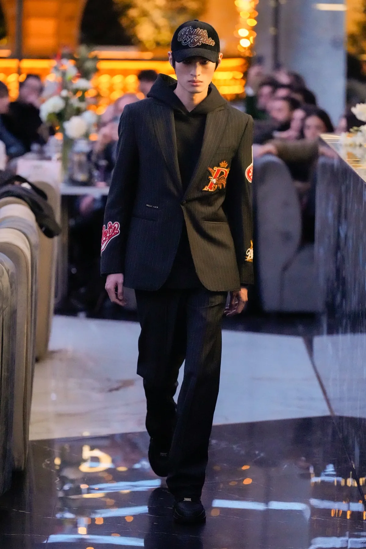 La collection masculine Philipp Plein automne 2025 allie glamour et facilité de portage à Milan