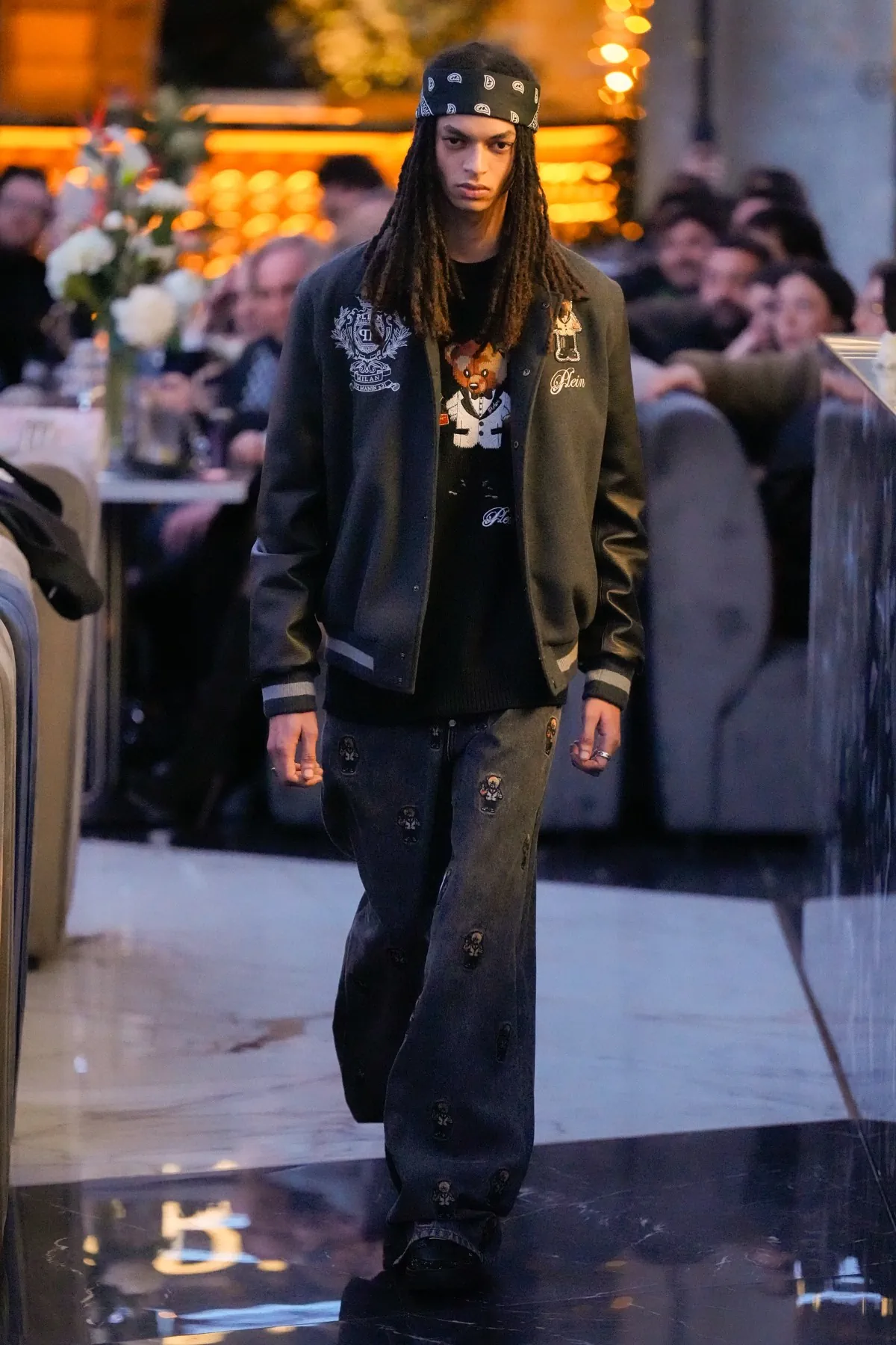 La collection masculine Philipp Plein automne 2025 allie glamour et facilité de portage à Milan