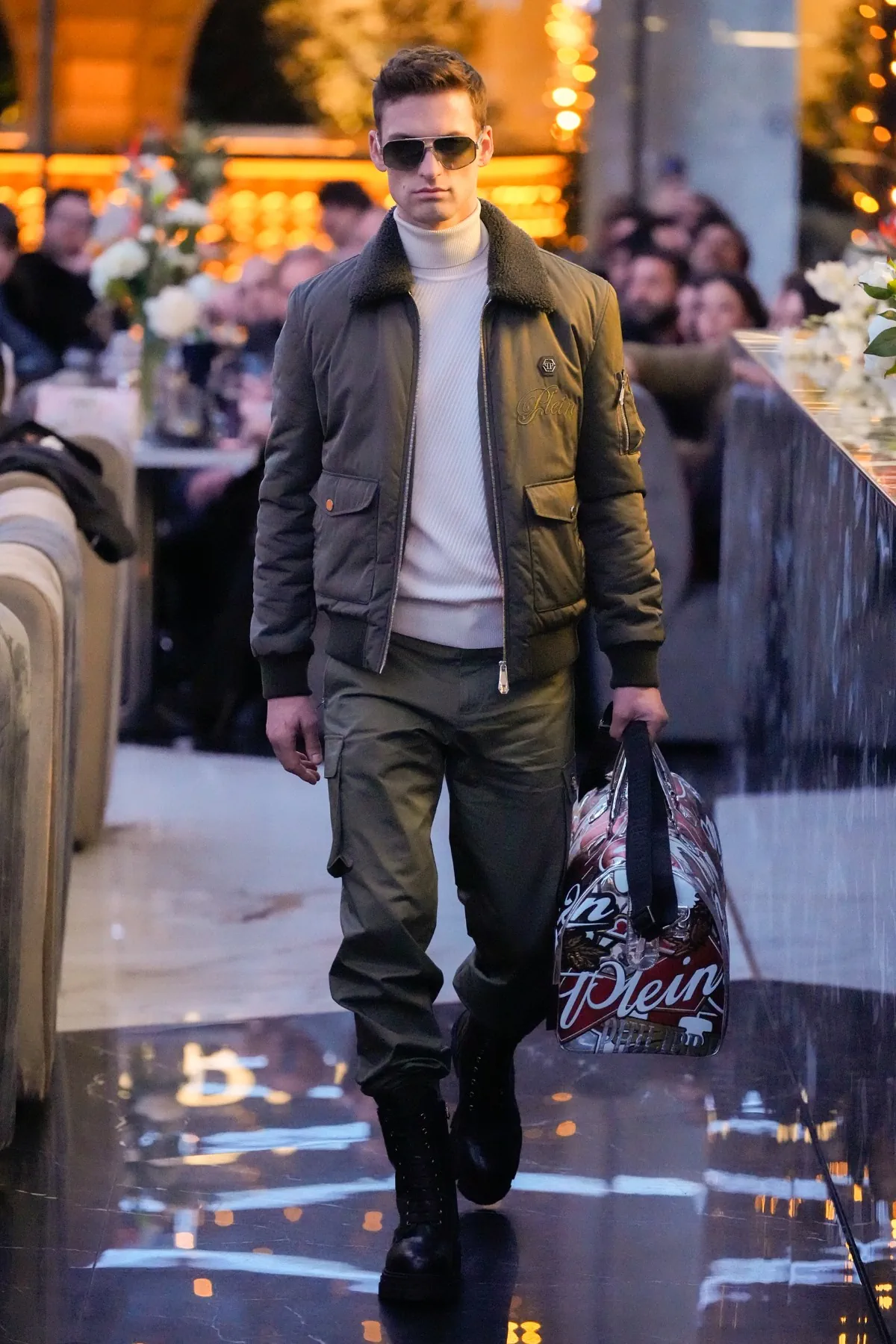 La collection masculine Philipp Plein automne 2025 allie glamour et facilité de portage à Milan