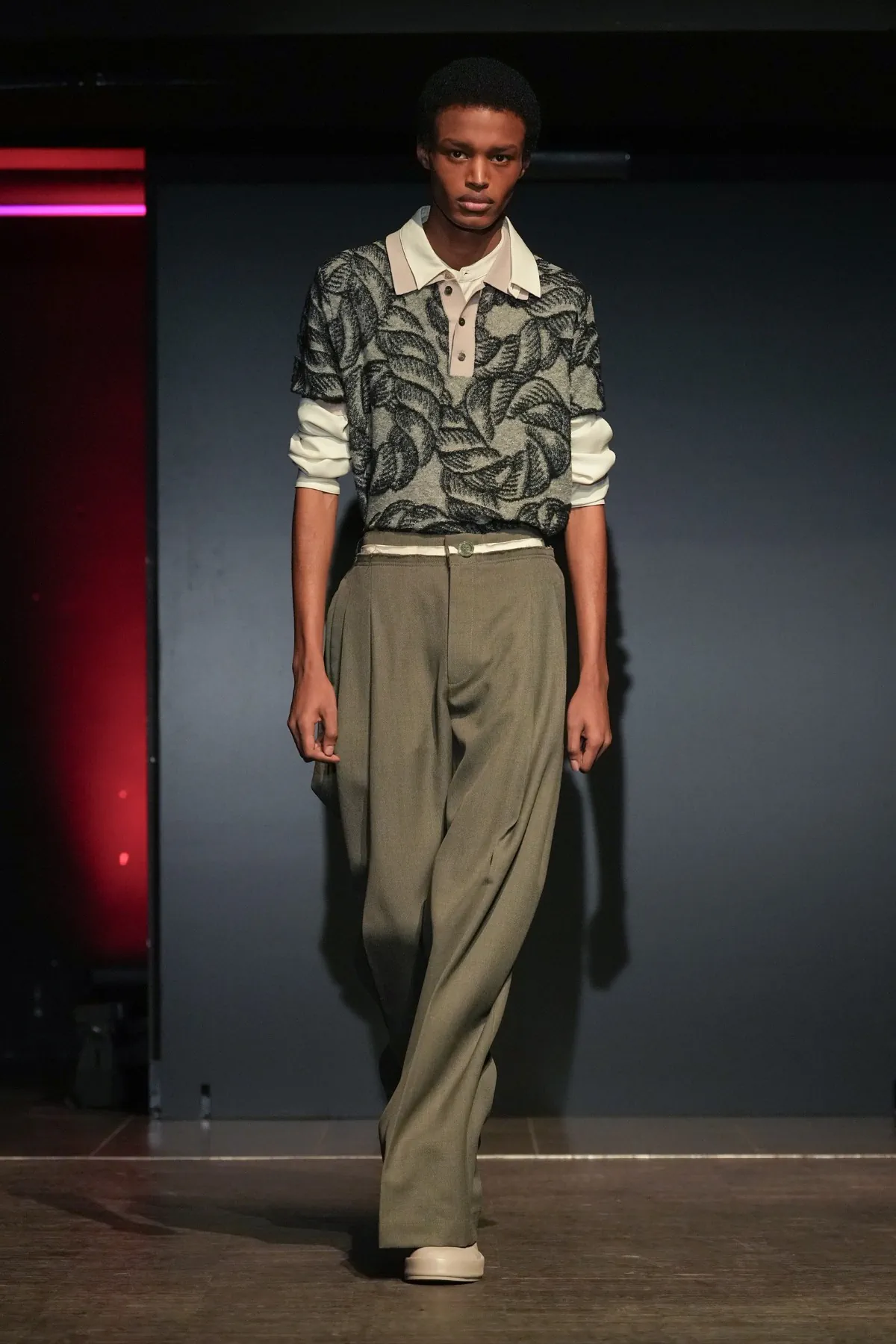 La collection PRONOUNCE Automne 2025 explore la fragilité des guerriers et le tailoring moderne