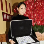 RIMOWA présente un luxueux attaché de Mahjong pour le Nouvel An lunaire 2025