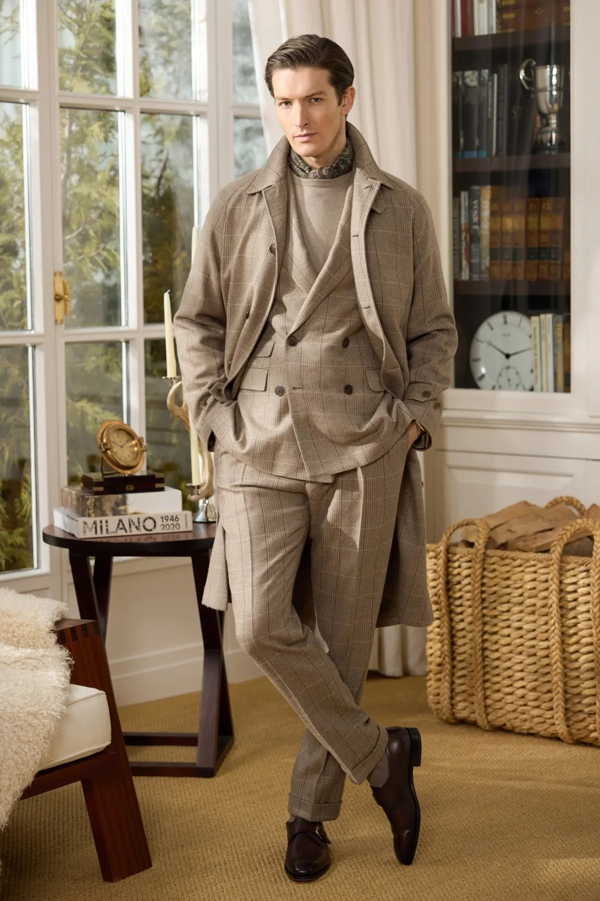 La collection Automne 2025 de Ralph Lauren Purple Label apporte l'élégance rustique sur les pistes et au-delà