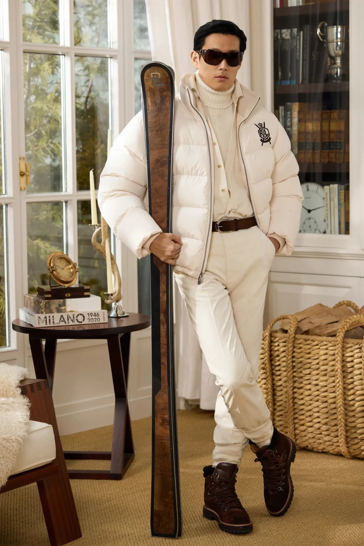 La collection Automne 2025 de Ralph Lauren Purple Label apporte l'élégance rustique sur les pistes et au-delà