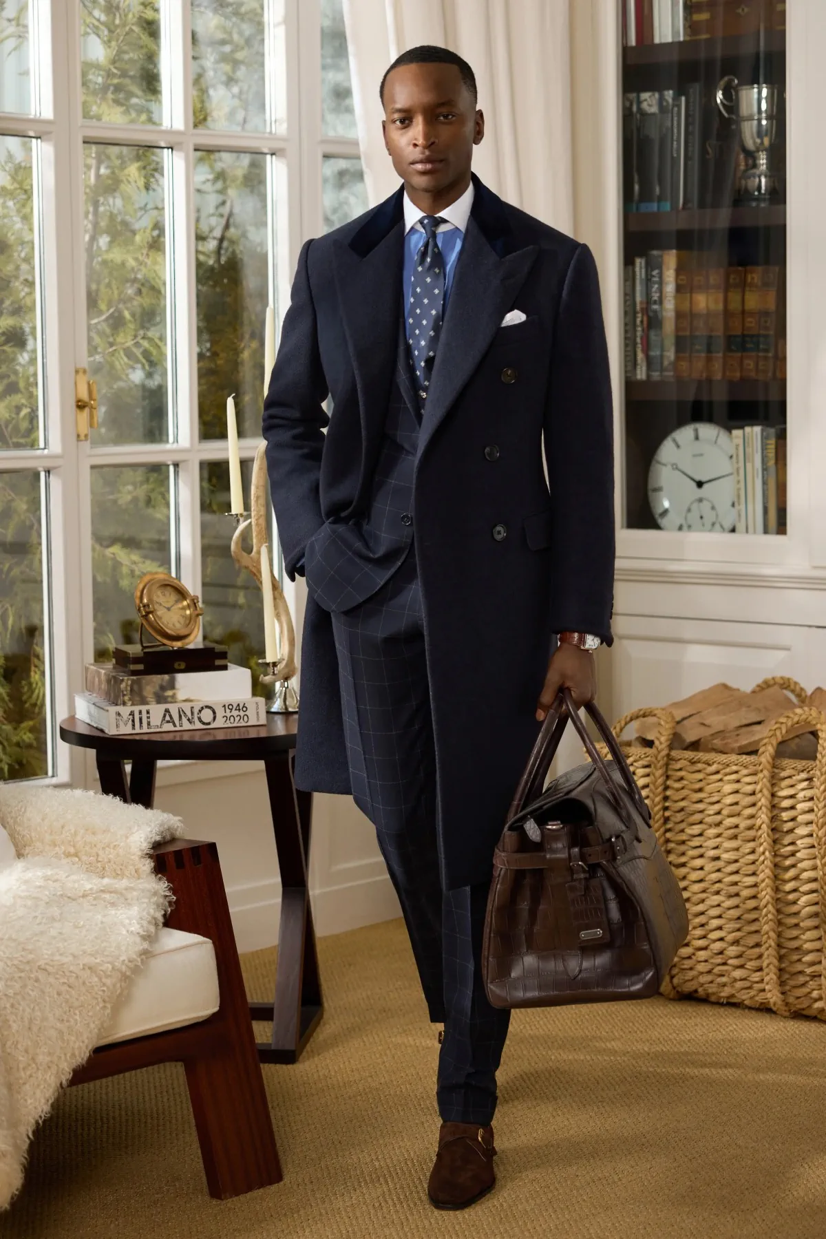 La collection Automne 2025 de Ralph Lauren Purple Label apporte l'élégance rustique sur les pistes et au-delà