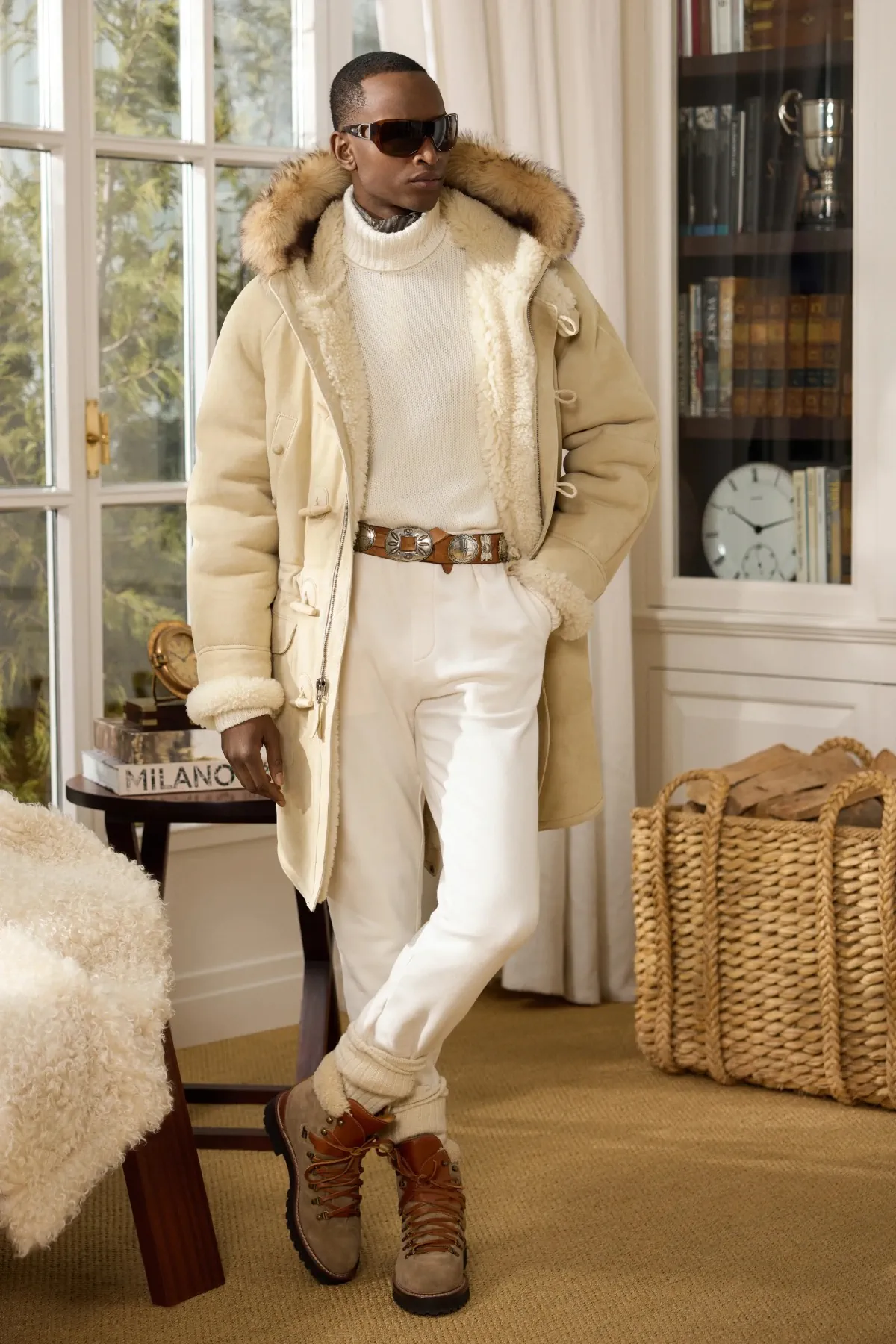 La collection Automne 2025 de Ralph Lauren Purple Label apporte l'élégance rustique sur les pistes et au-delà