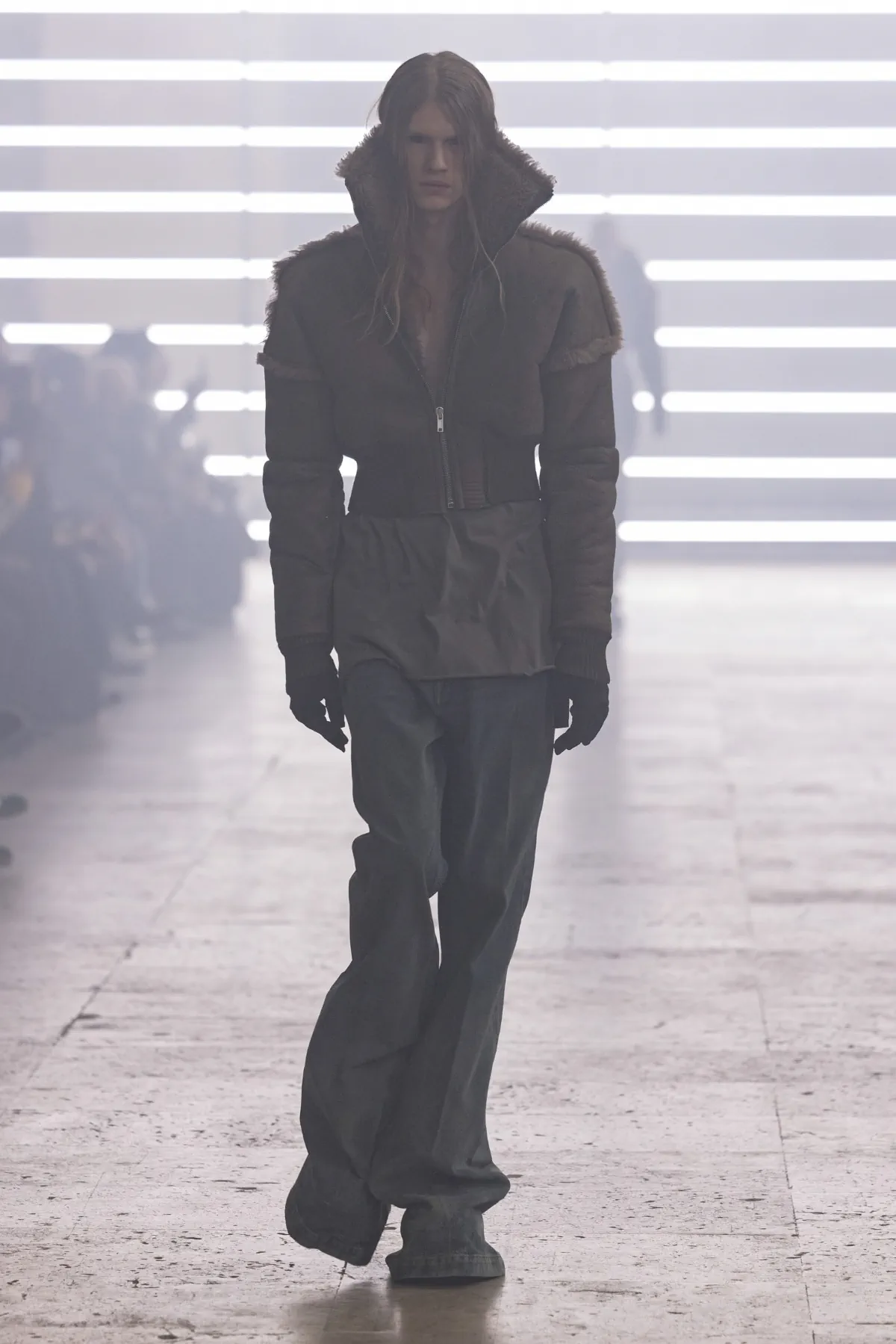 Pour l'automne 2025, Rick Owens marie praticité et flair dramatique
