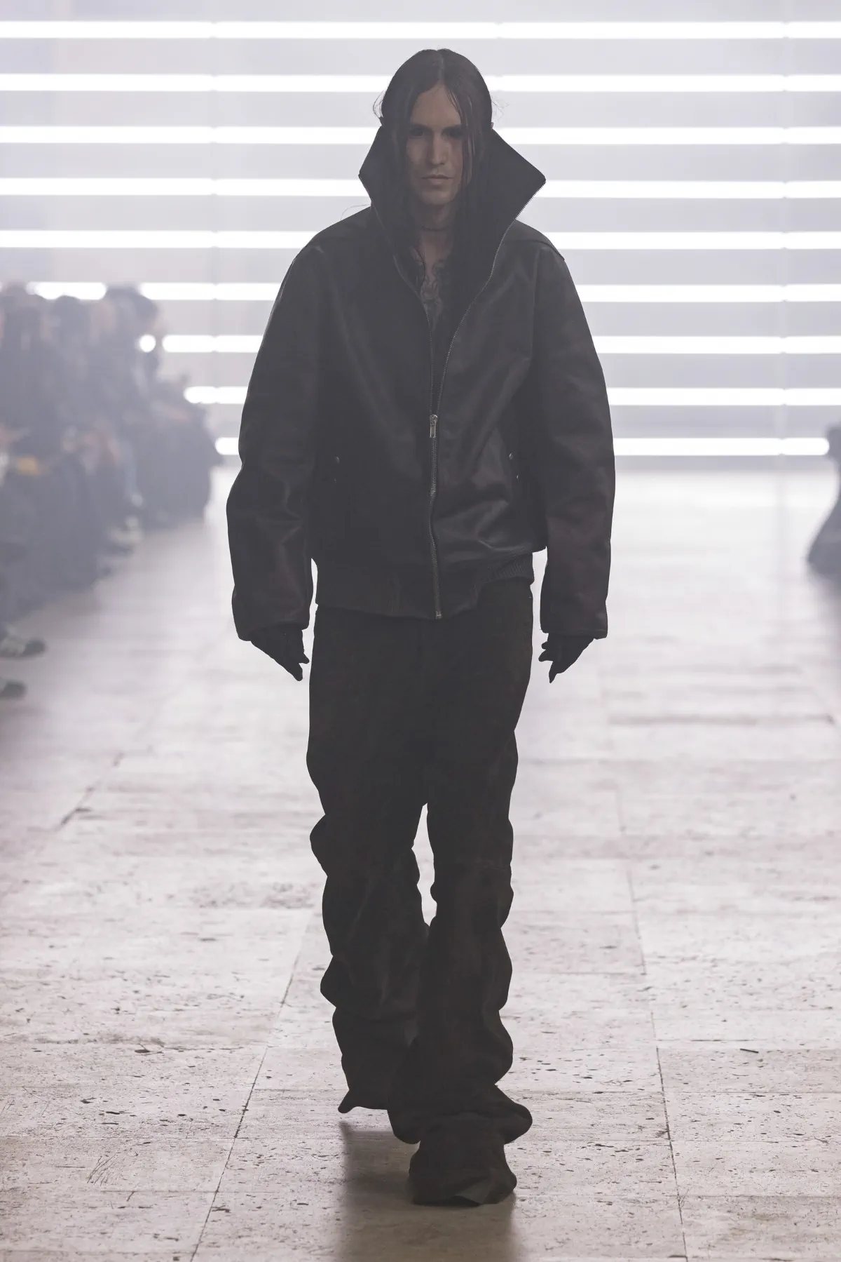 Pour l'automne 2025, Rick Owens marie praticité et flair dramatique