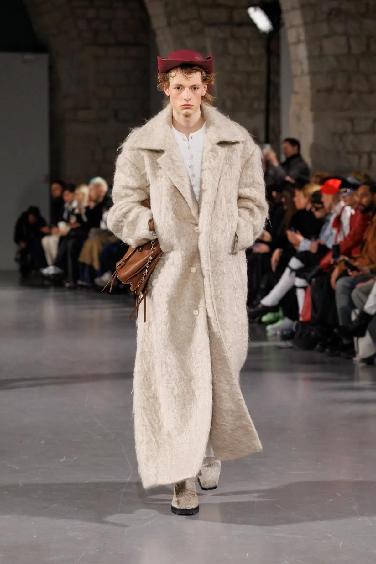 La collection automne 2025 de SEAN SUEN s'inspire de l'esprit de l’ancienne route du thé et des chevaux