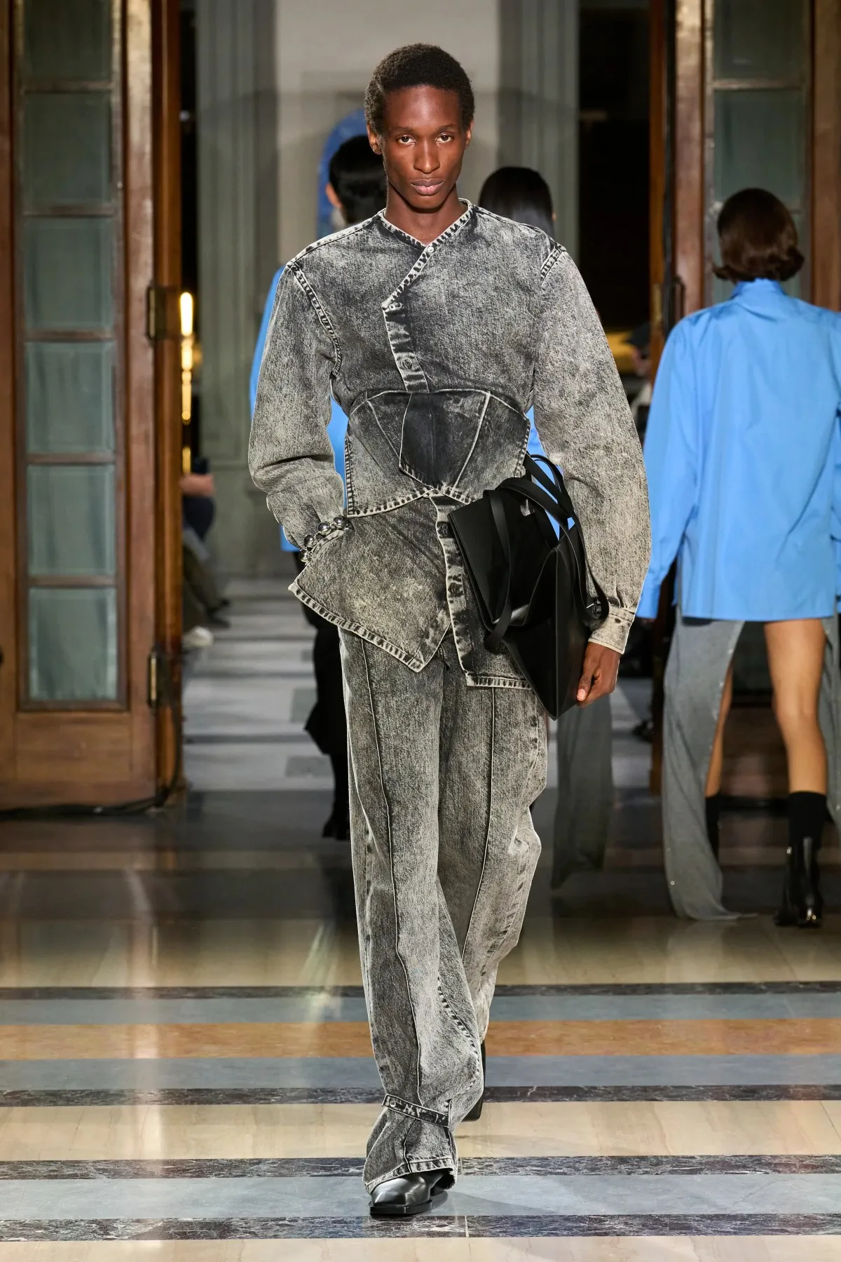 La collection Setchu Automne 2025 redéfinit l'utilité sartoriale en fusionnant l'Orient et l'Occident