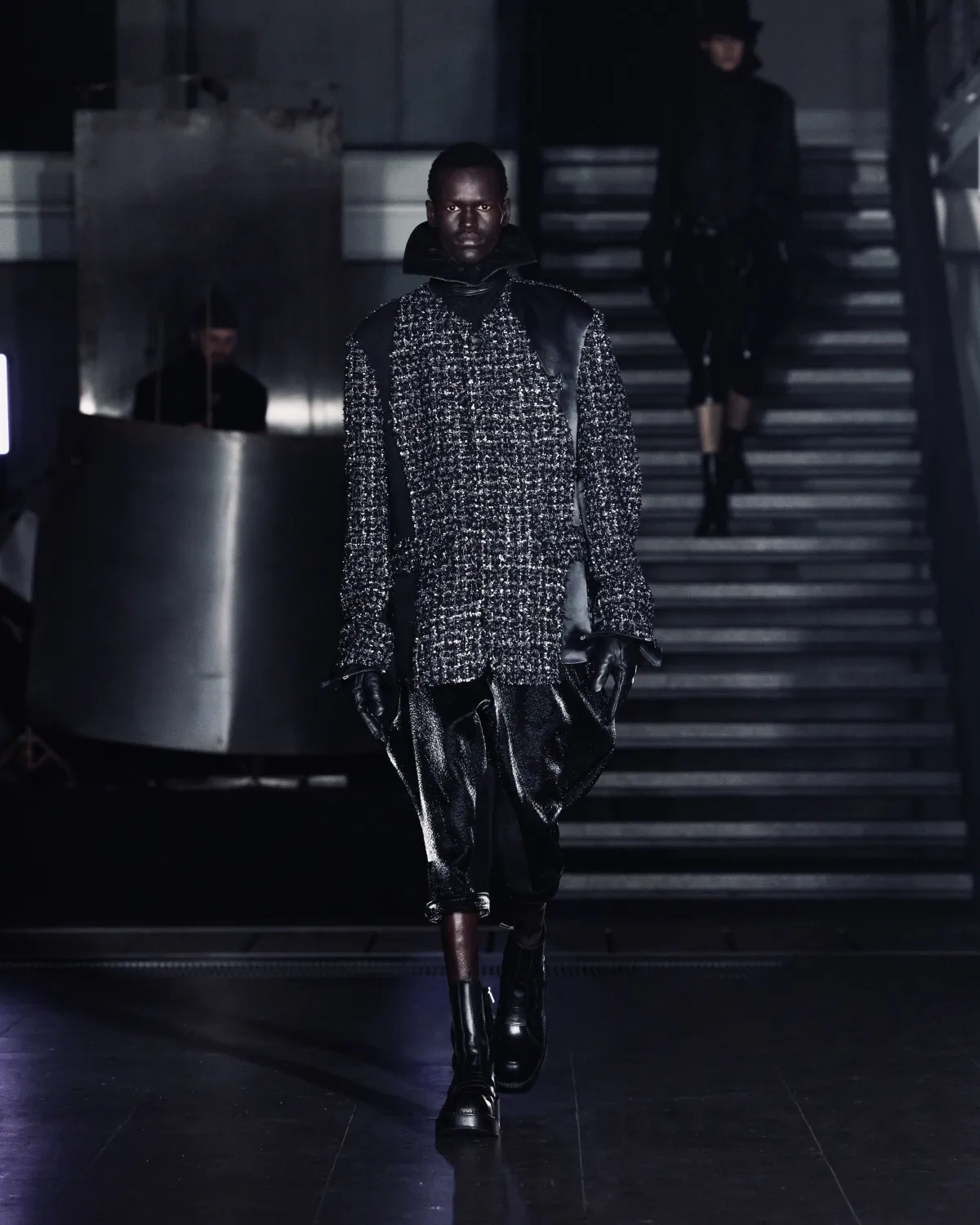 SONGZIO redéfinit l'élégance baroque avec une collection masculine d'avant-garde pour l'automne 2025