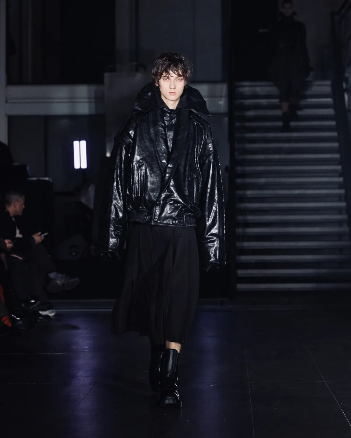 SONGZIO redéfinit l'élégance baroque avec une collection masculine d'avant-garde pour l'automne 2025