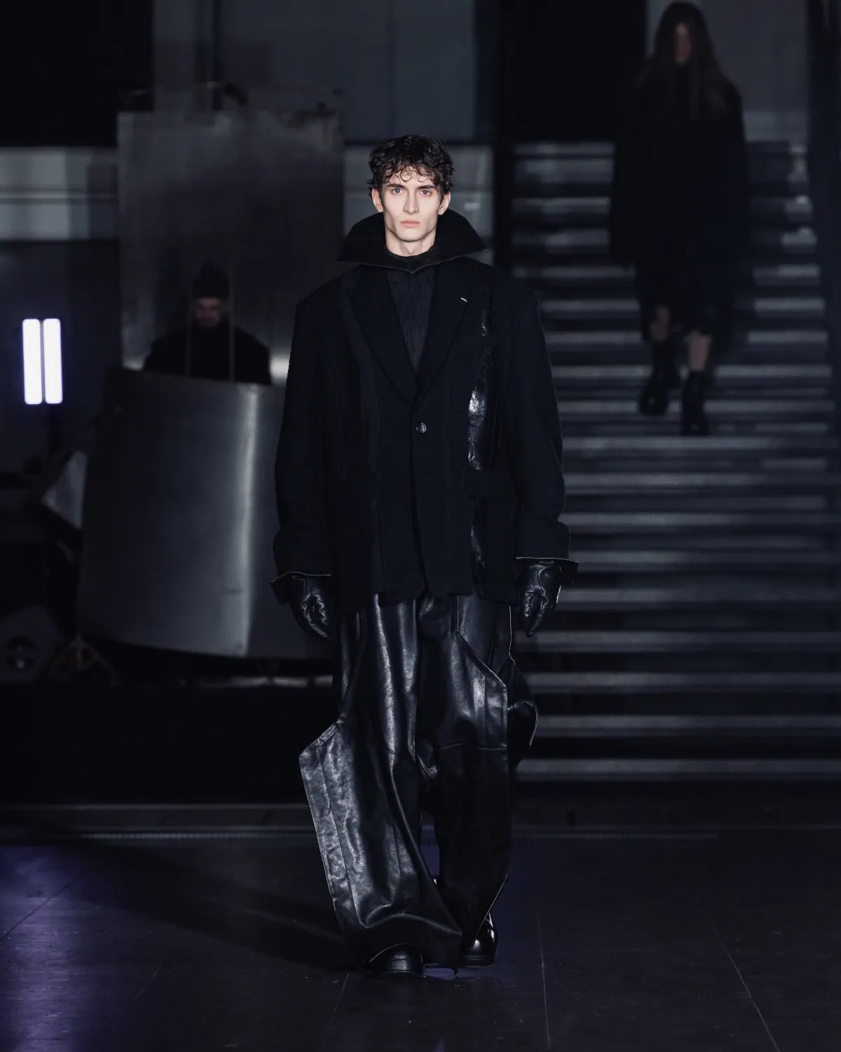 SONGZIO redéfinit l'élégance baroque avec une collection masculine d'avant-garde pour l'automne 2025