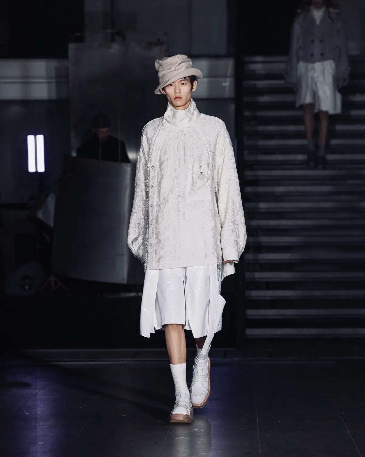 SONGZIO redéfinit l'élégance baroque avec une collection masculine d'avant-garde pour l'automne 2025