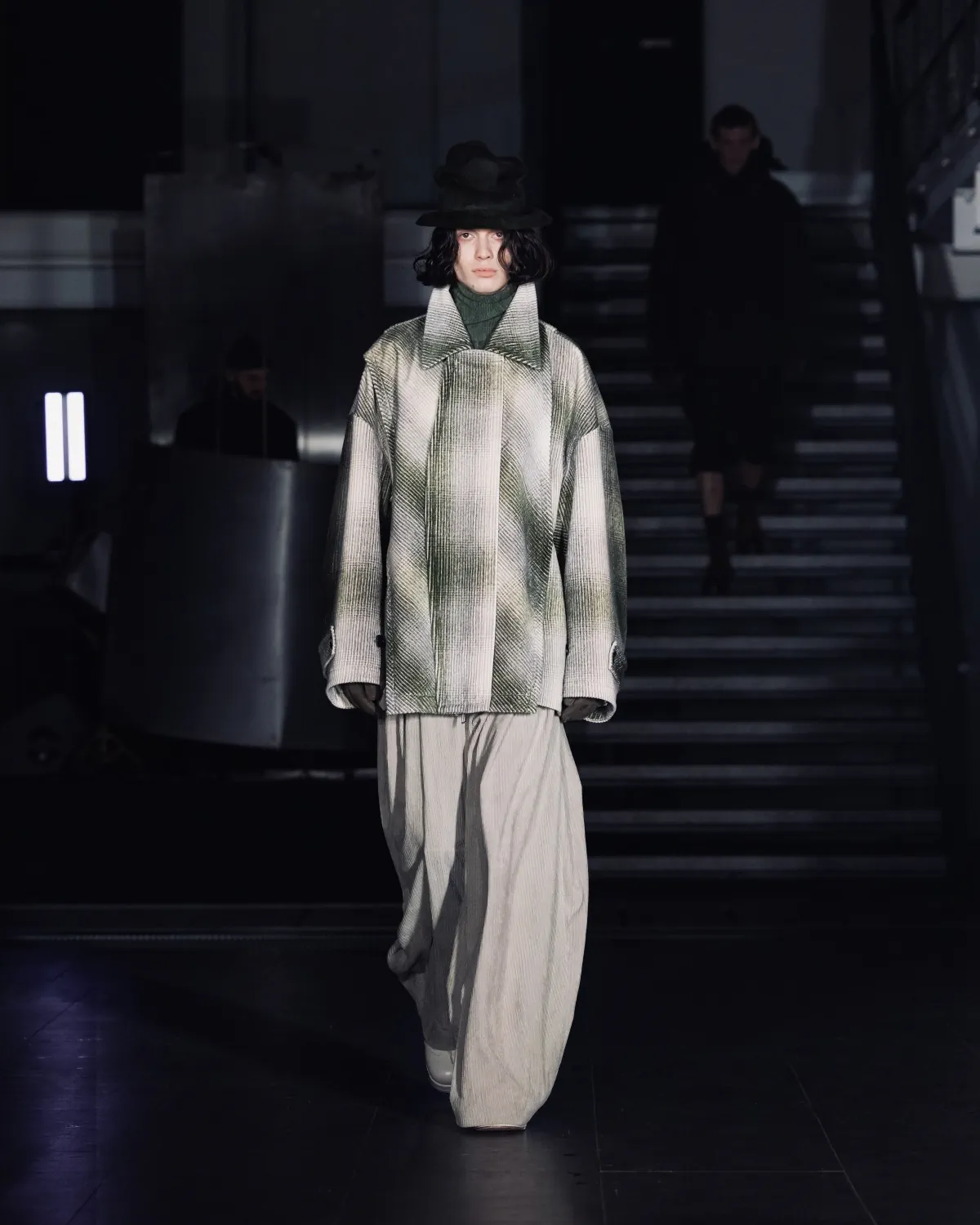 SONGZIO redéfinit l'élégance baroque avec une collection masculine d'avant-garde pour l'automne 2025