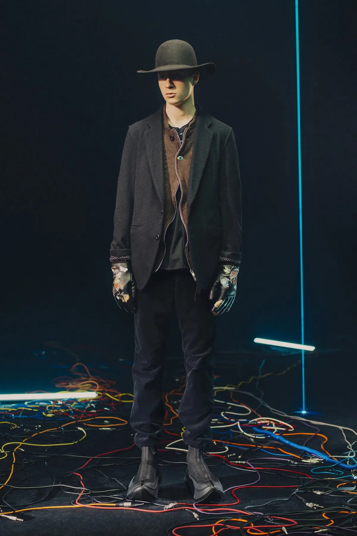 Collection automne 2025 d’UNDERCOVER : Quand le rock électrique rencontre le fantastique !