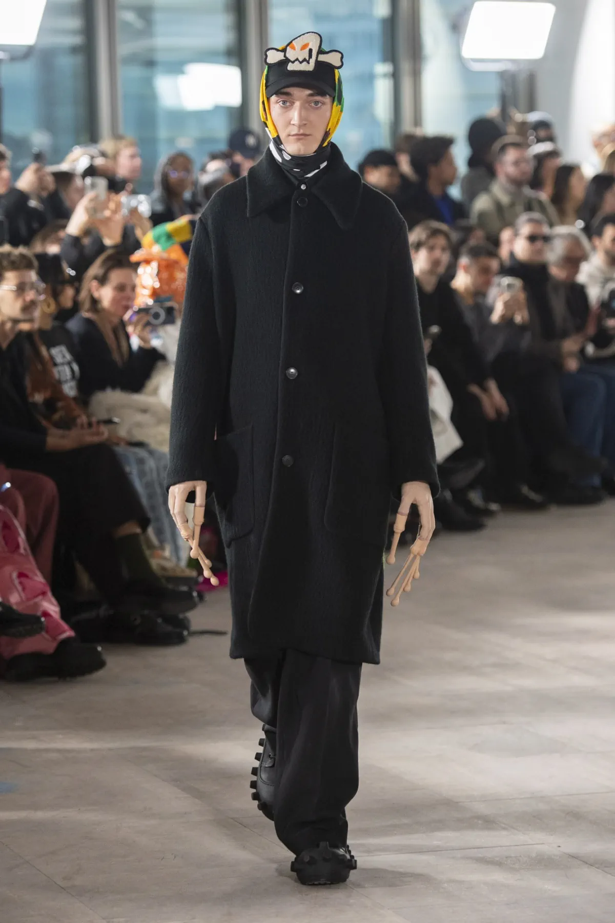 Walter Van Beirendonck trace une voie audacieuse avec sa collection automne 2025