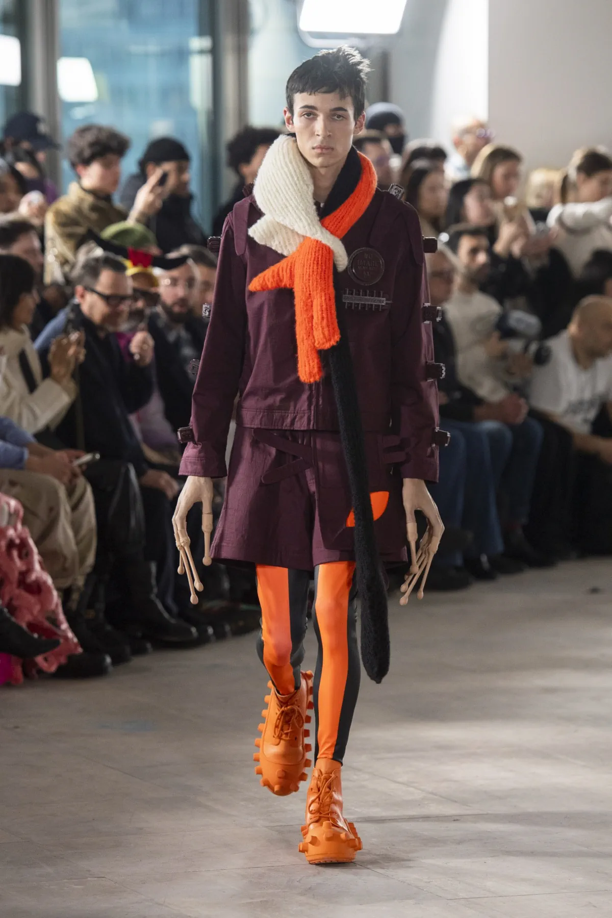 Walter Van Beirendonck trace une voie audacieuse avec sa collection automne 2025