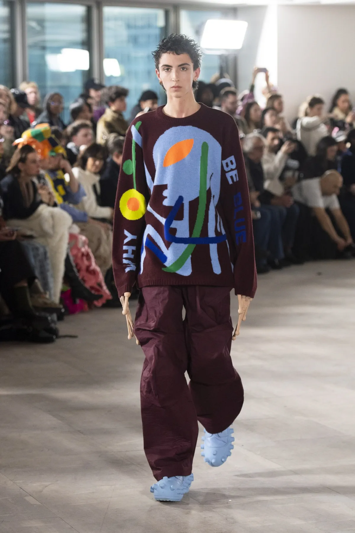 Walter Van Beirendonck trace une voie audacieuse avec sa collection automne 2025