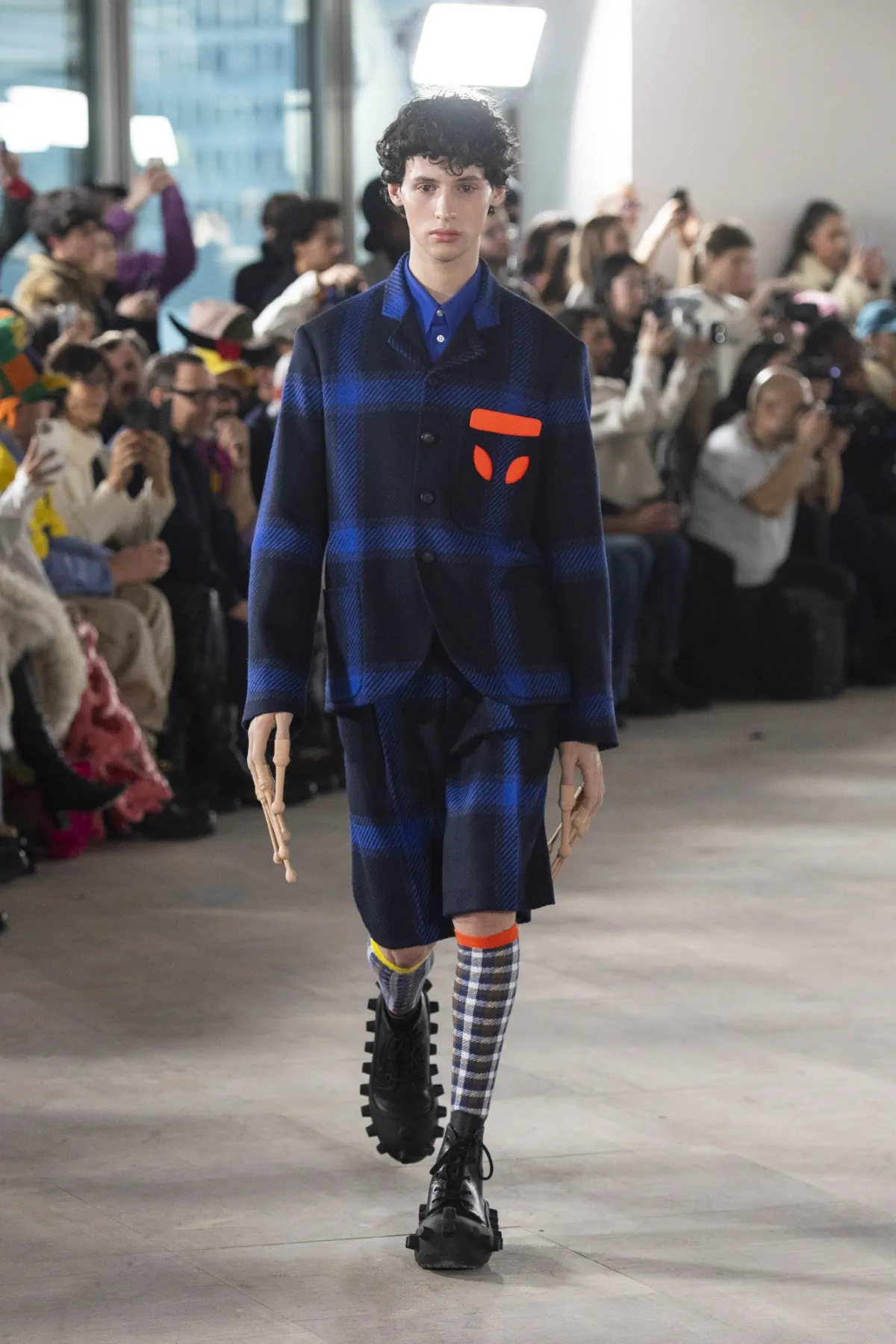 Walter Van Beirendonck trace une voie audacieuse avec sa collection automne 2025