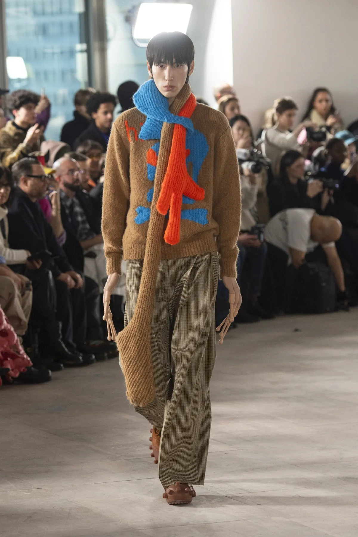 Walter Van Beirendonck trace une voie audacieuse avec sa collection automne 2025