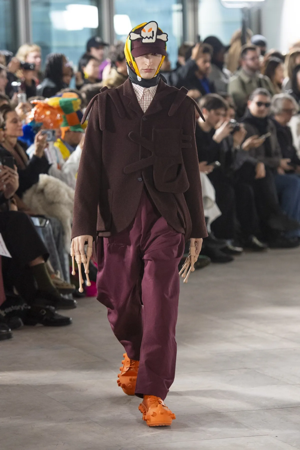Walter Van Beirendonck trace une voie audacieuse avec sa collection automne 2025