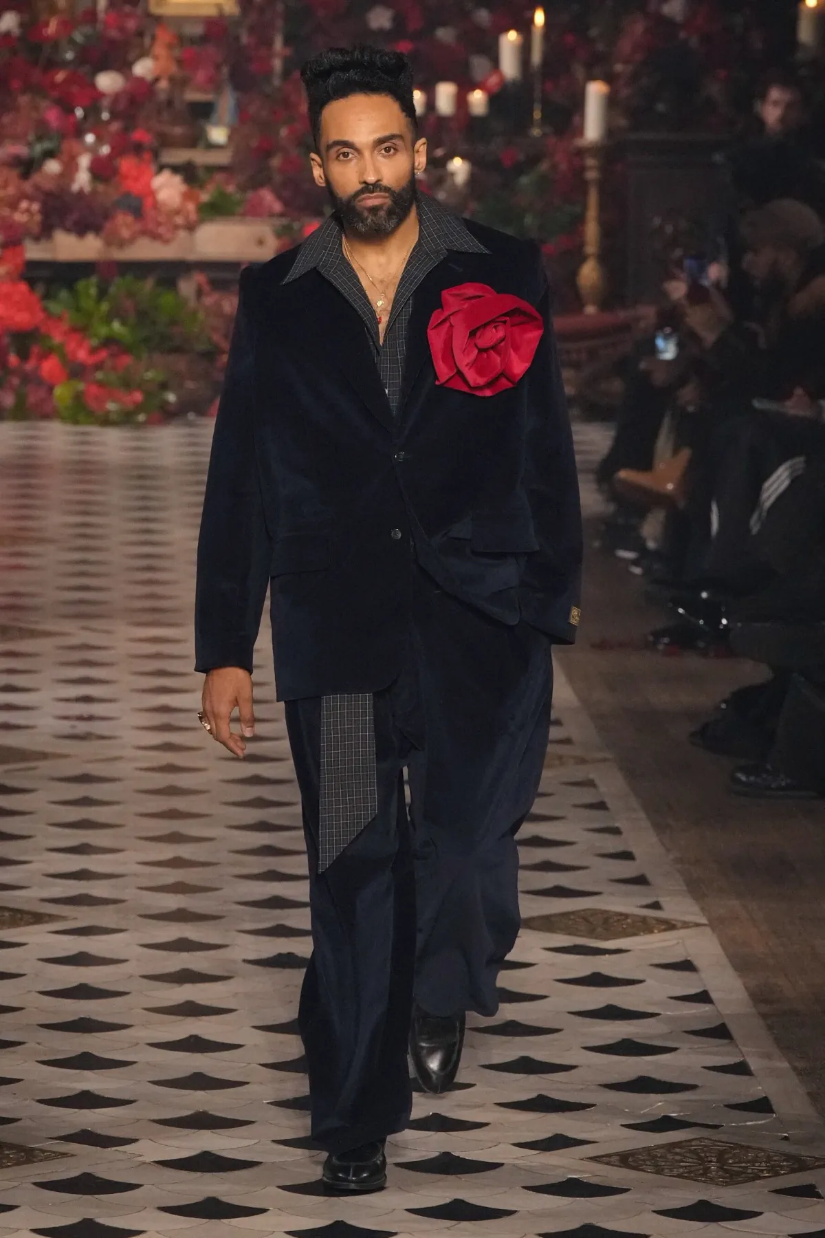 Willy Chavarria célèbre une décennie avec un défilé automne 2025 lumineux à Paris