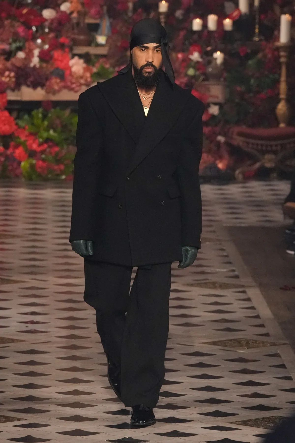 Willy Chavarria célèbre une décennie avec un défilé automne 2025 lumineux à Paris