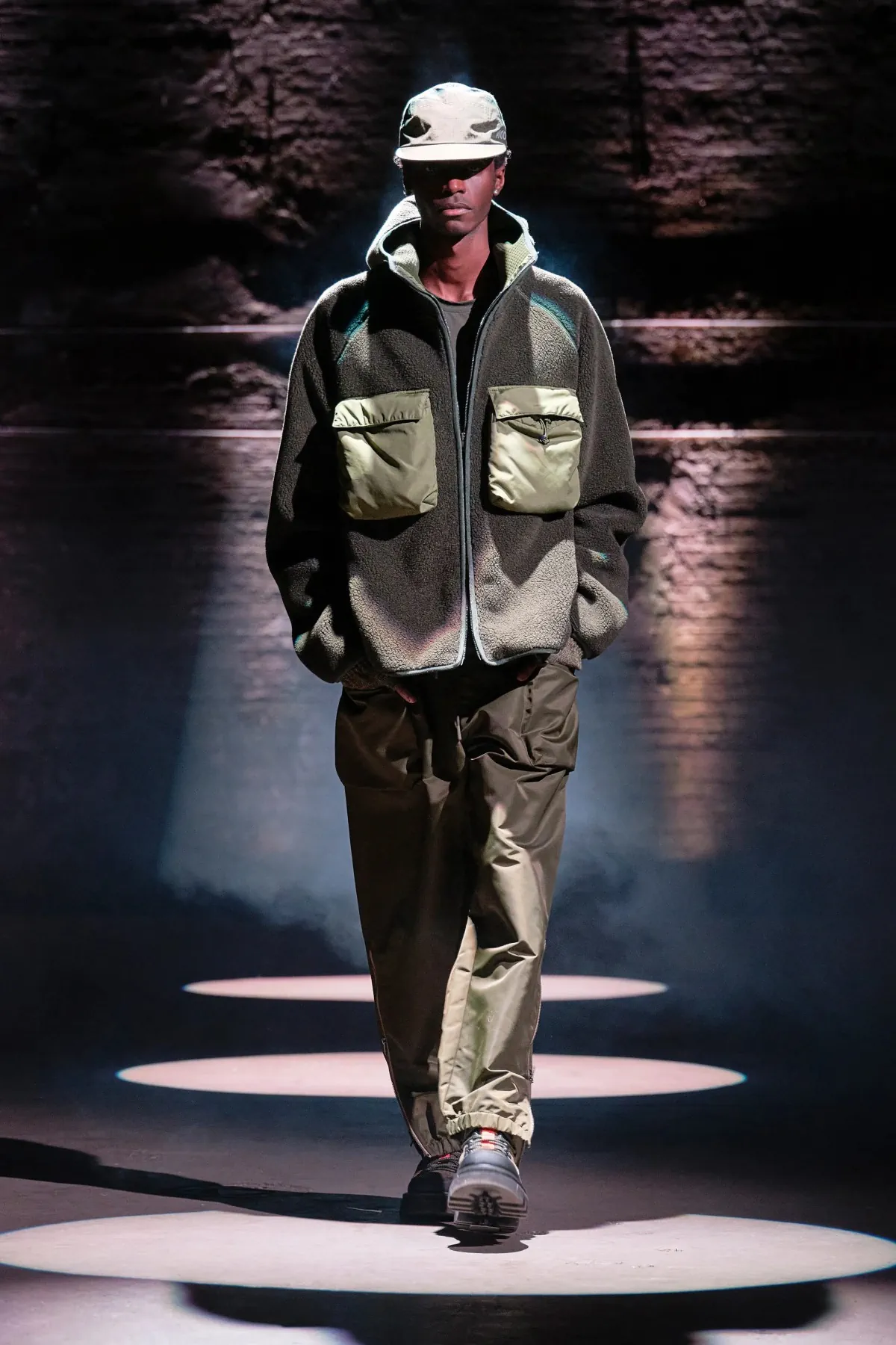 Pour la collection automne 2025 de Woolrich Black Label, Todd Snyder allie l'utilité robuste à la sophistication urbaine