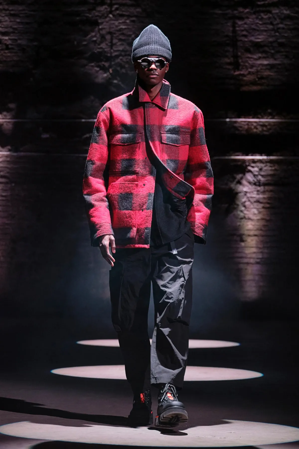Pour la collection automne 2025 de Woolrich Black Label, Todd Snyder allie l'utilité robuste à la sophistication urbaine