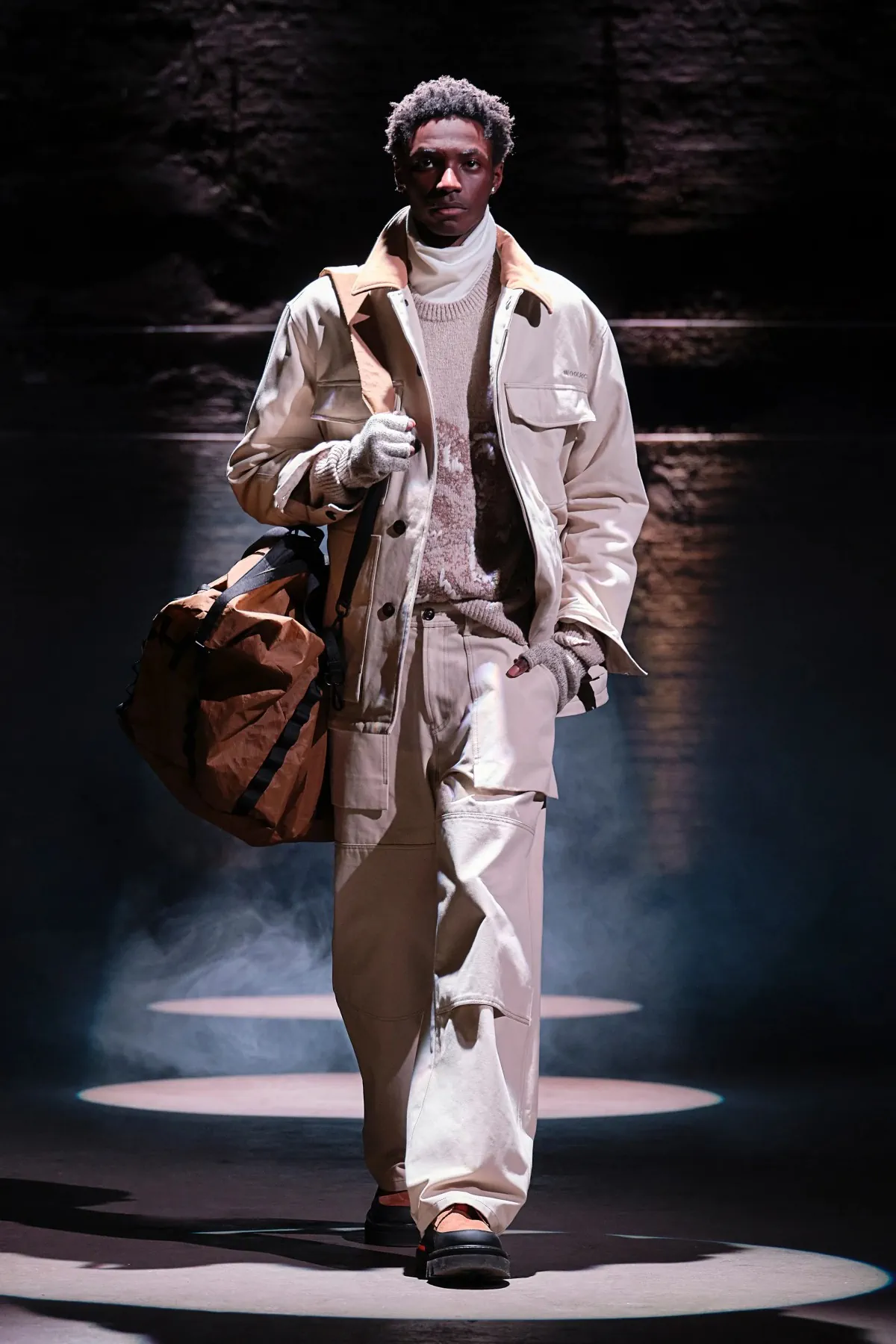 Pour la collection automne 2025 de Woolrich Black Label, Todd Snyder allie l'utilité robuste à la sophistication urbaine