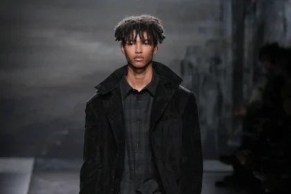La collection automne 2025 de Yohji Yamamoto allie élégance et résistance aux rigueurs de l'hiver