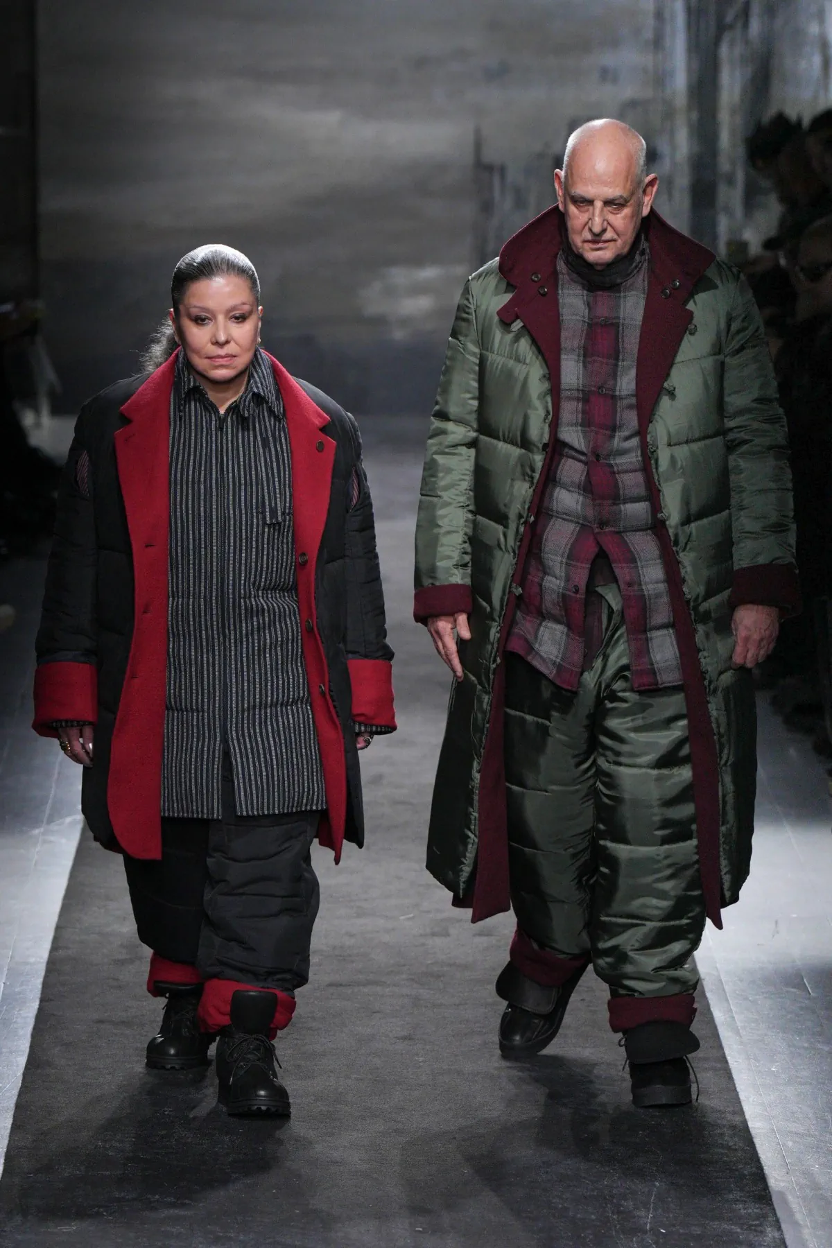 La collection automne 2025 de Yohji Yamamoto allie élégance et résistance aux rigueurs de l'hiver