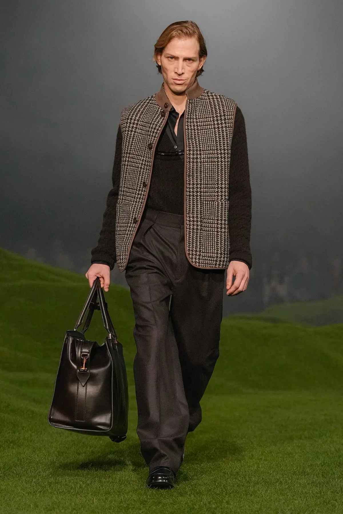 La collection ZEGNA Automne 2025 redéfinit les classiques de la mode masculine avec une touche de modernité