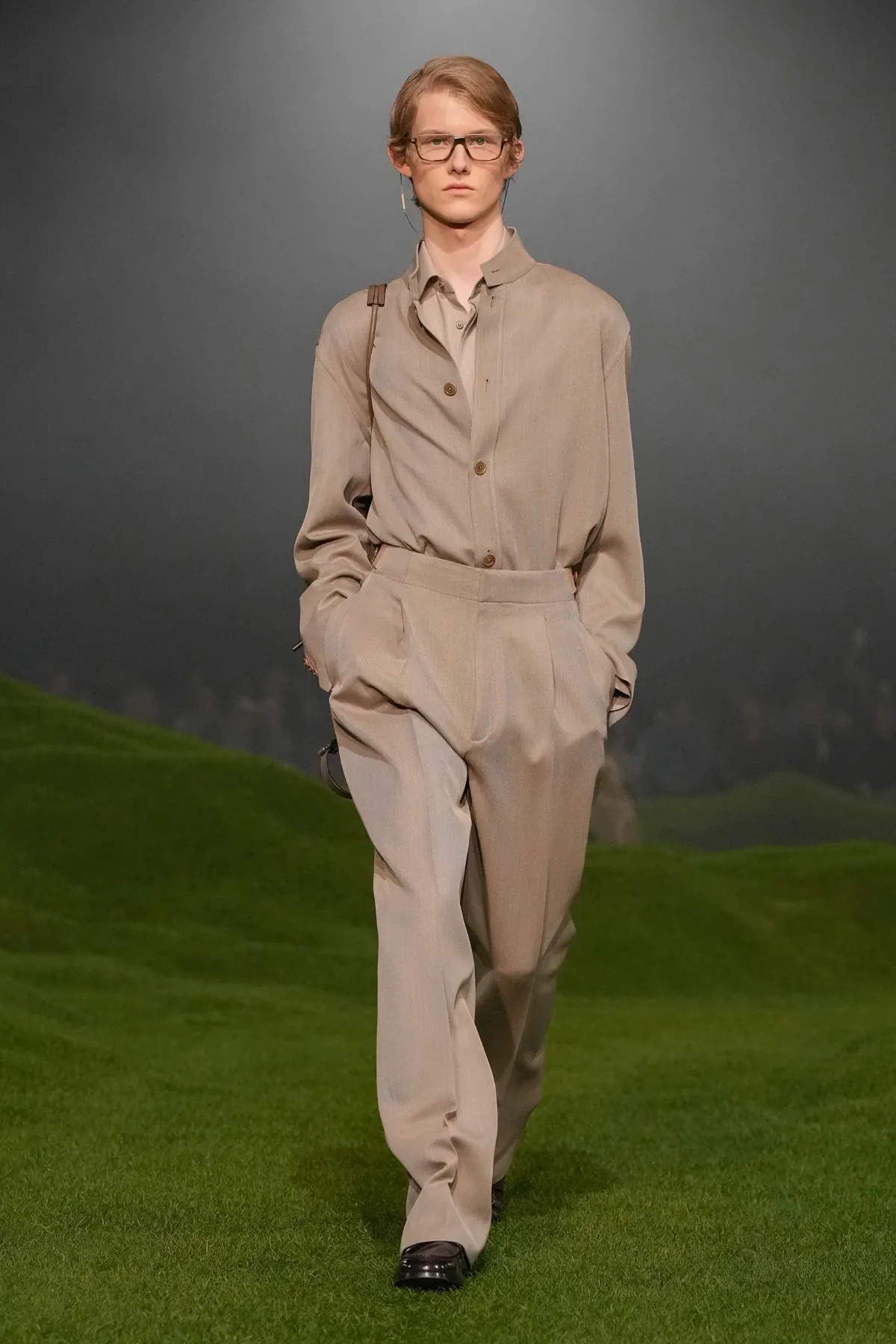 La collection ZEGNA Automne 2025 redéfinit les classiques de la mode masculine avec une touche de modernité
