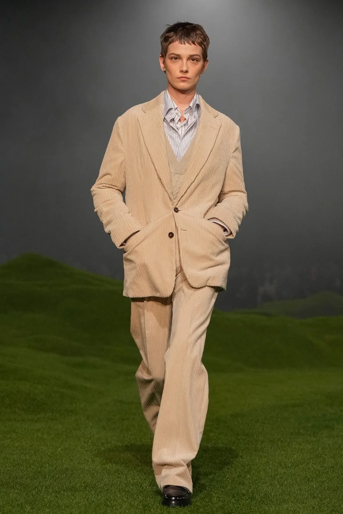La collection ZEGNA Automne 2025 redéfinit les classiques de la mode masculine avec une touche de modernité