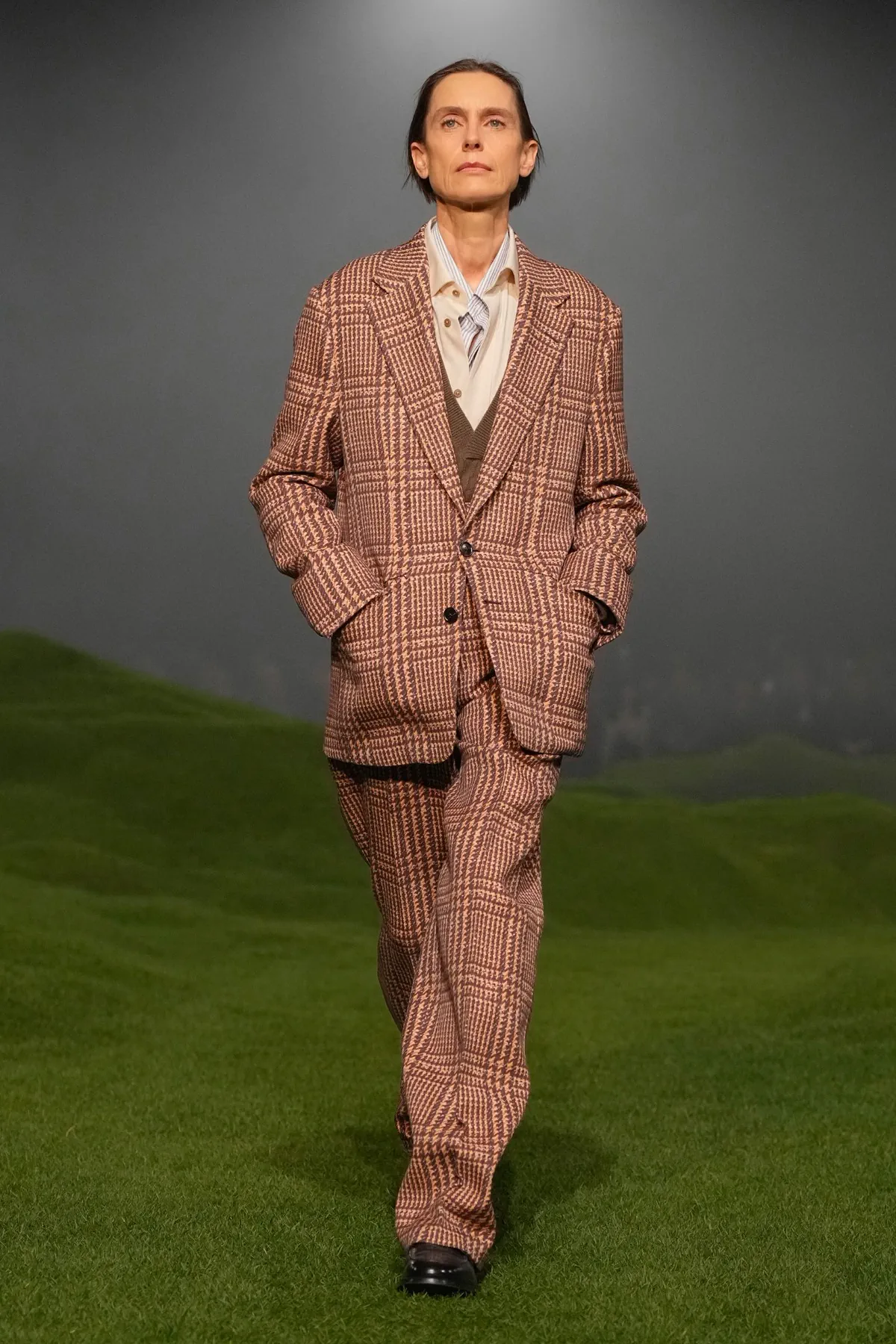 La collection ZEGNA Automne 2025 redéfinit les classiques de la mode masculine avec une touche de modernité