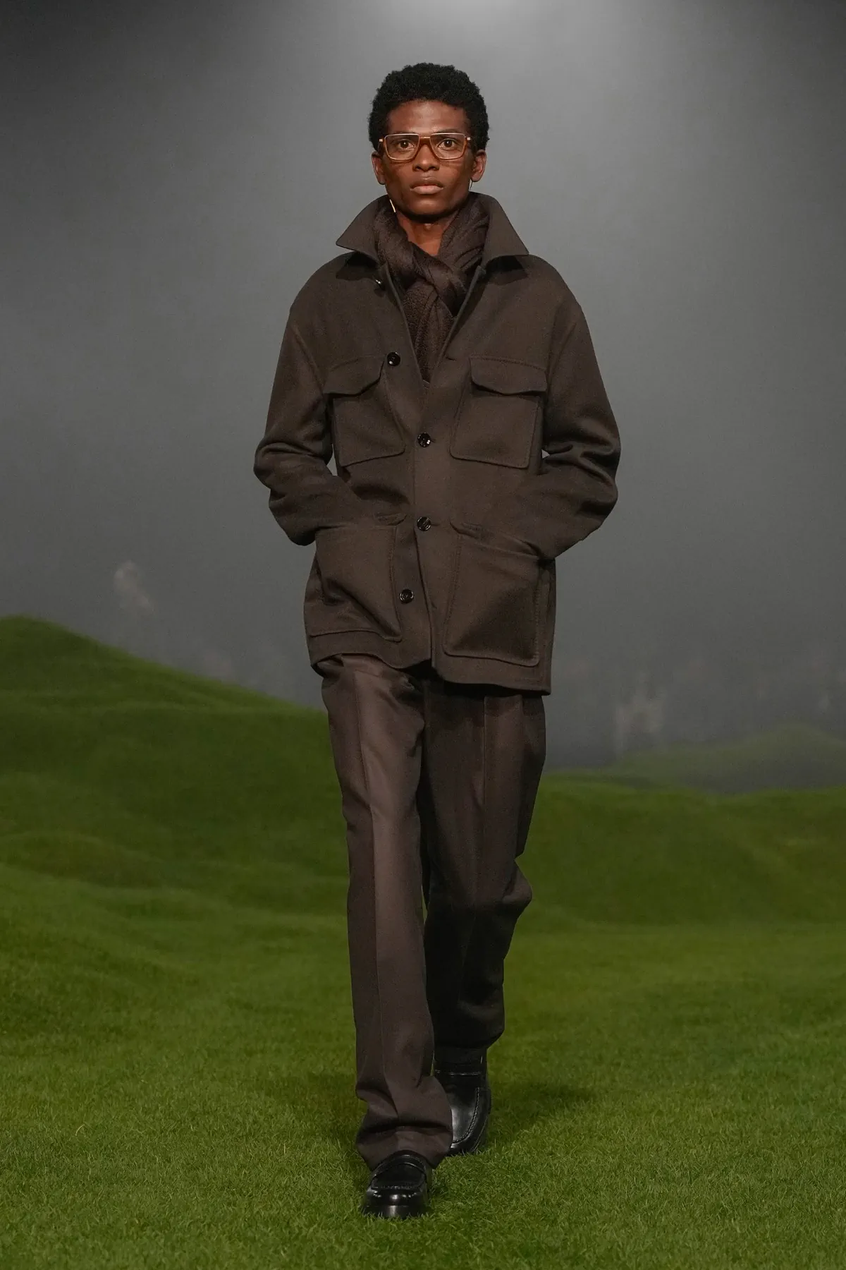 La collection ZEGNA Automne 2025 redéfinit les classiques de la mode masculine avec une touche de modernité
