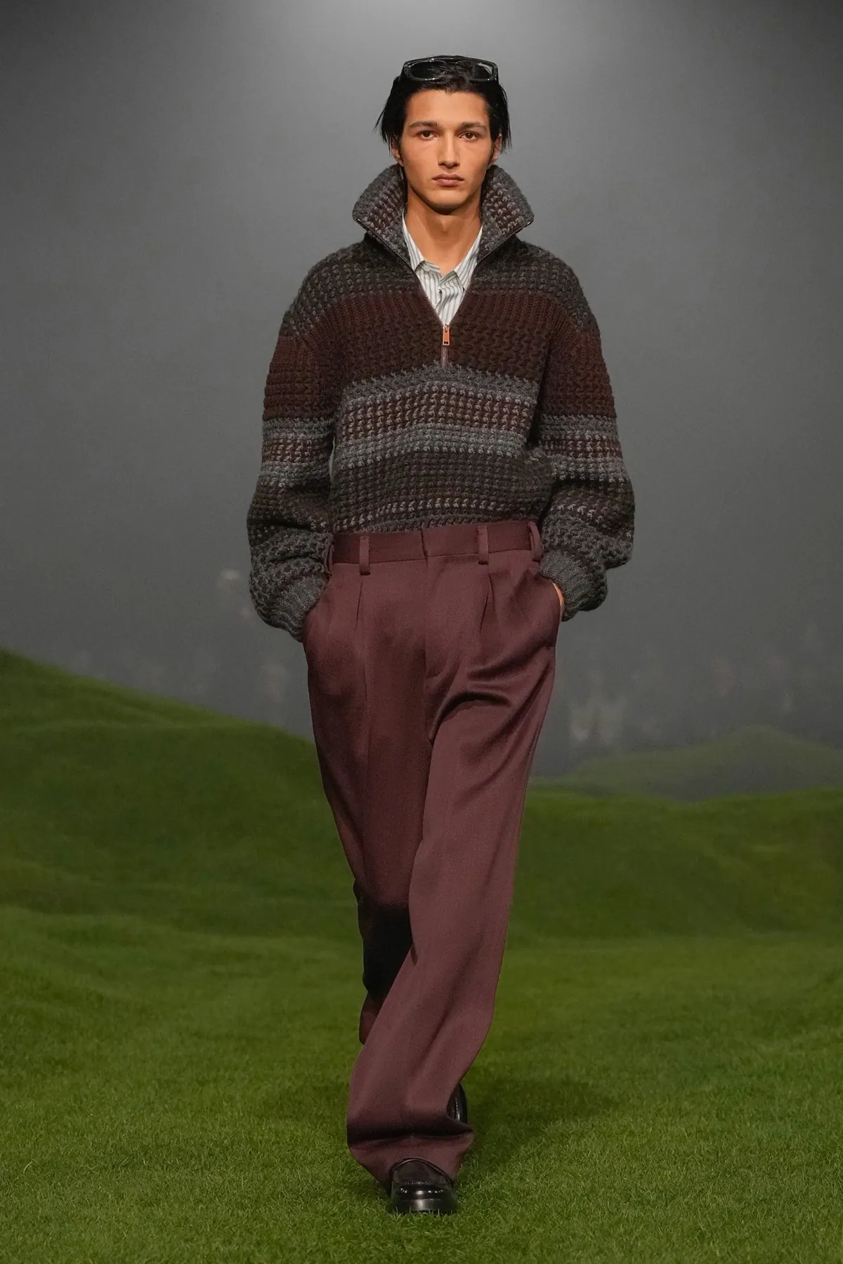 La collection ZEGNA Automne 2025 redéfinit les classiques de la mode masculine avec une touche de modernité