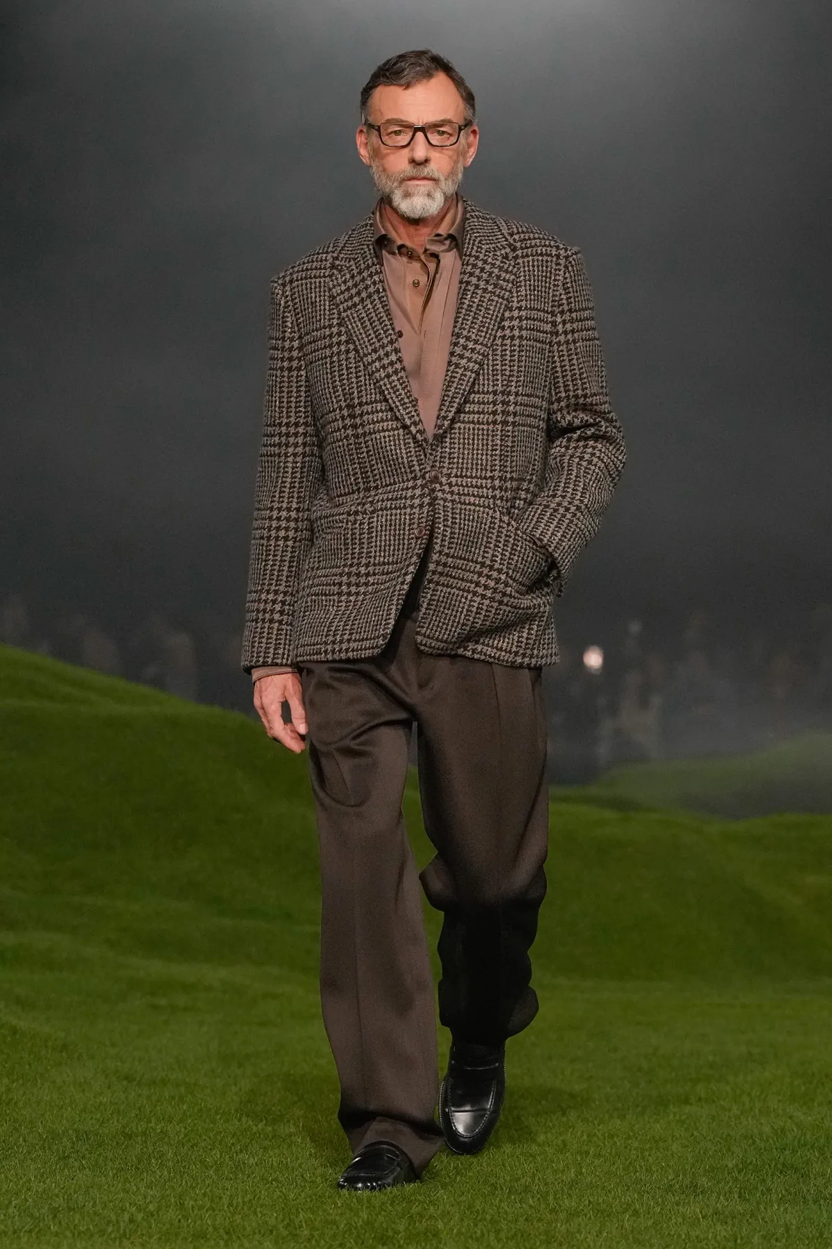 La collection ZEGNA Automne 2025 redéfinit les classiques de la mode masculine avec une touche de modernité