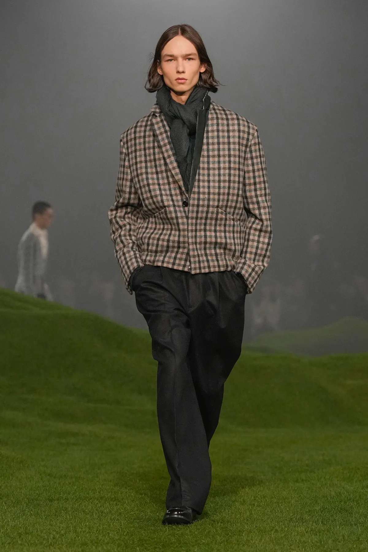 La collection ZEGNA Automne 2025 redéfinit les classiques de la mode masculine avec une touche de modernité