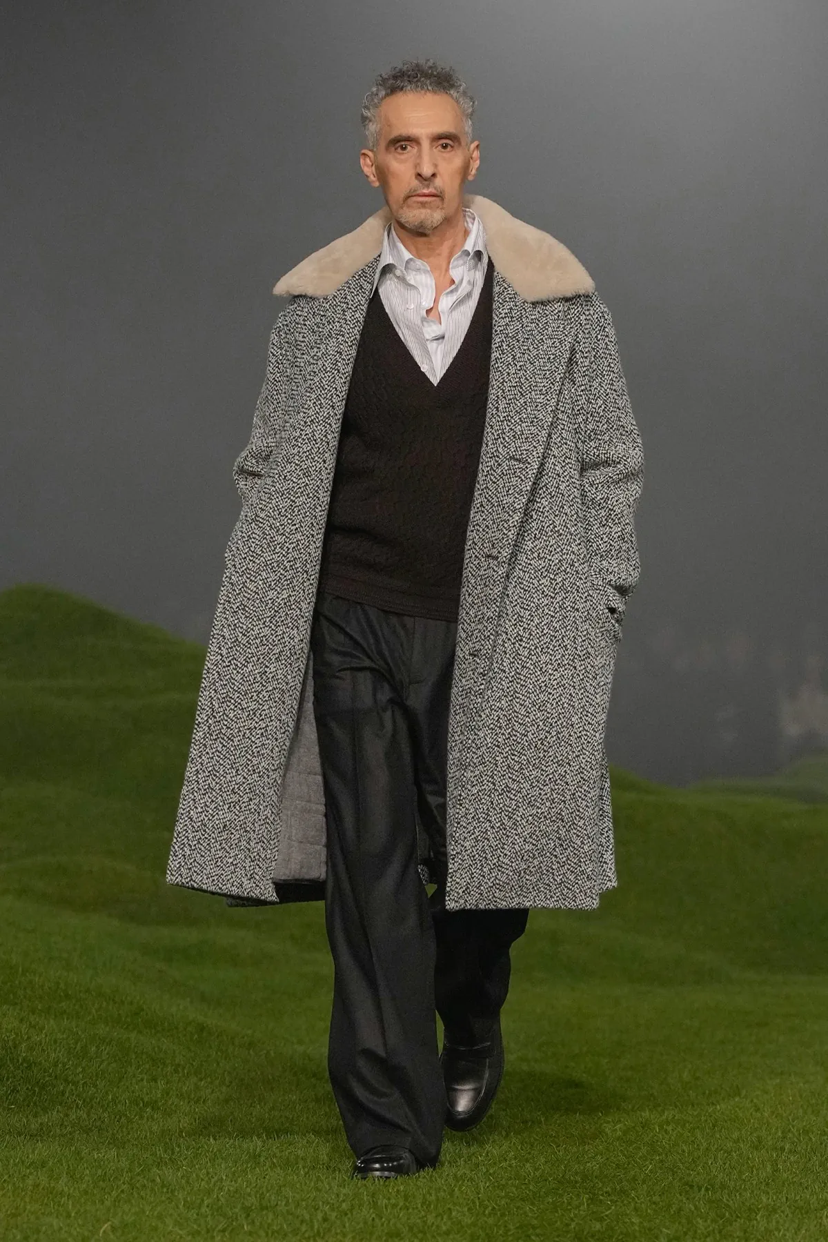 La collection ZEGNA Automne 2025 redéfinit les classiques de la mode masculine avec une touche de modernité