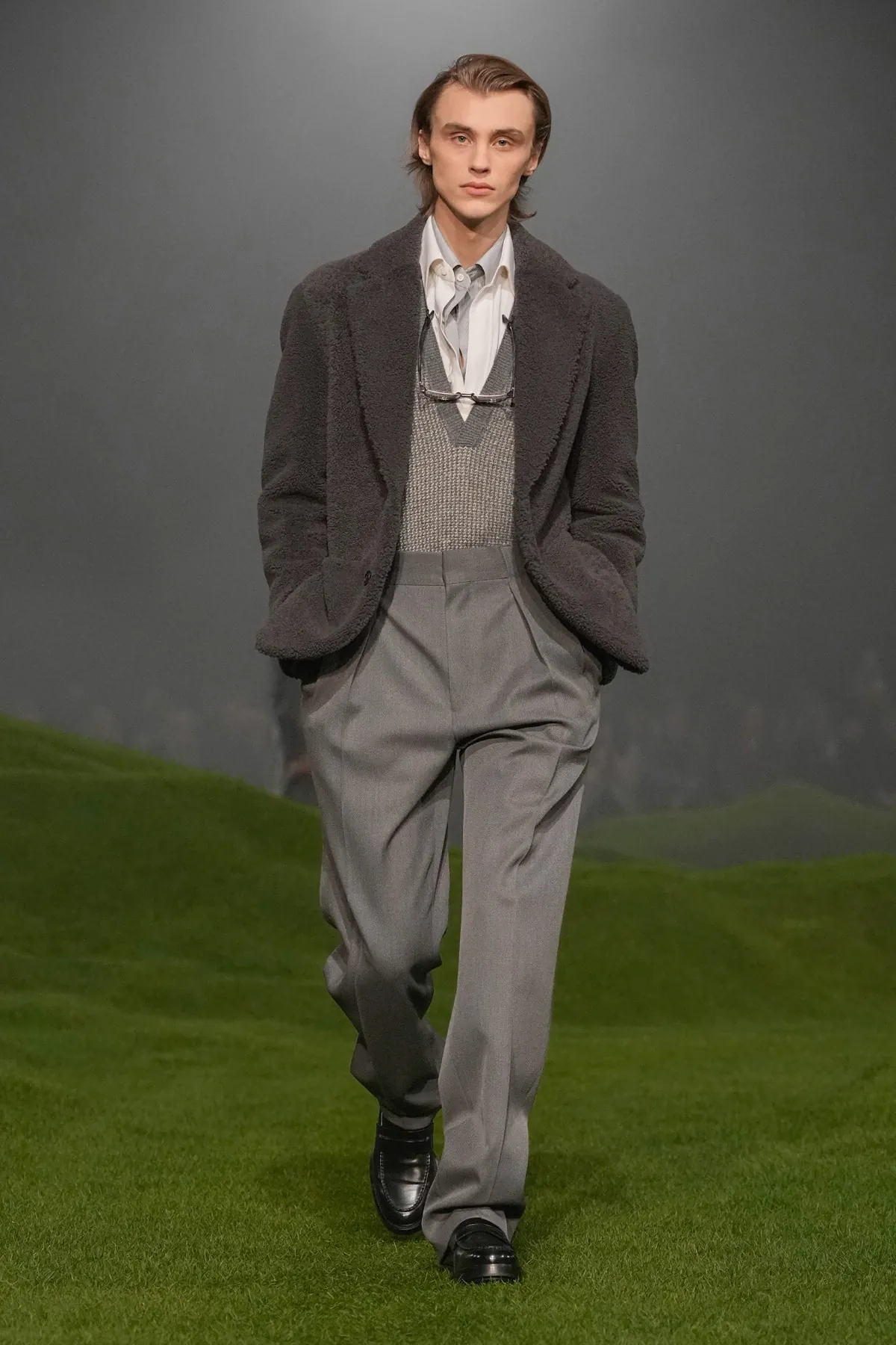 La collection ZEGNA Automne 2025 redéfinit les classiques de la mode masculine avec une touche de modernité