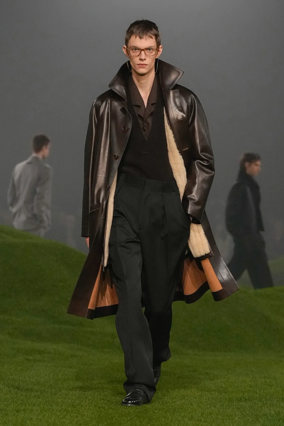 La collection ZEGNA Automne 2025 redéfinit les classiques de la mode masculine avec une touche de modernité
