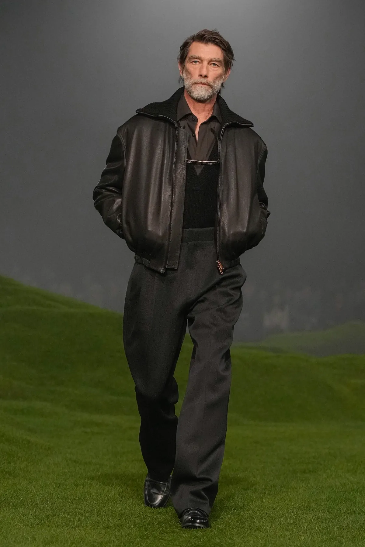 La collection ZEGNA Automne 2025 redéfinit les classiques de la mode masculine avec une touche de modernité