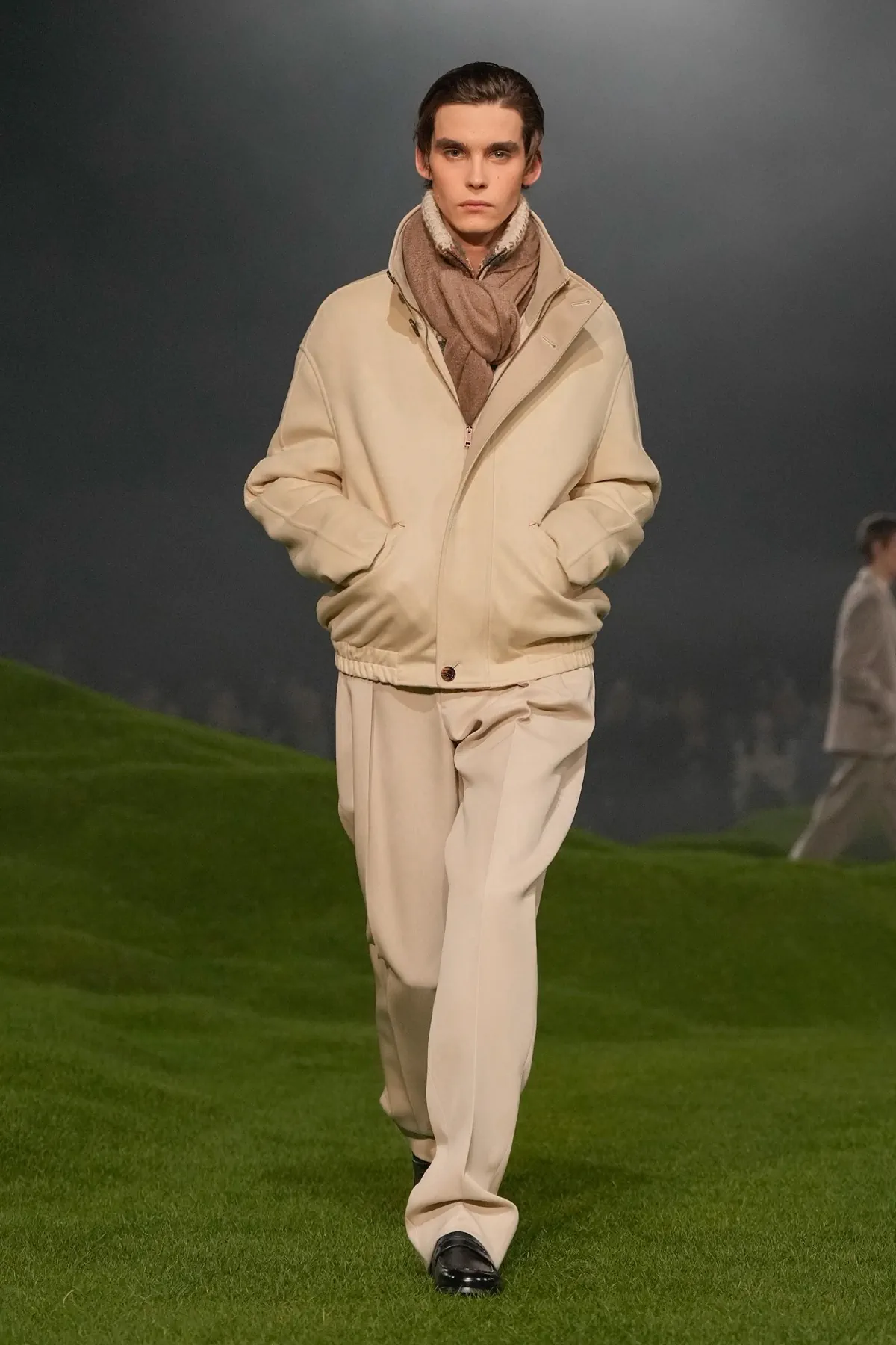 La collection ZEGNA Automne 2025 redéfinit les classiques de la mode masculine avec une touche de modernité